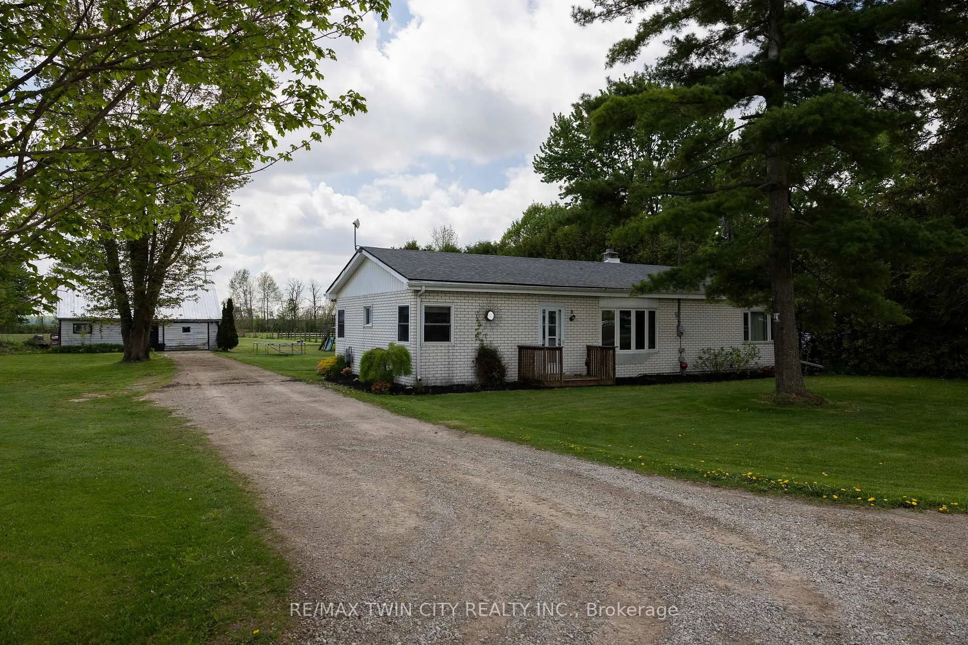Photo 3 of 129 10th Conc. Road, Brant, Burford — HOMEH