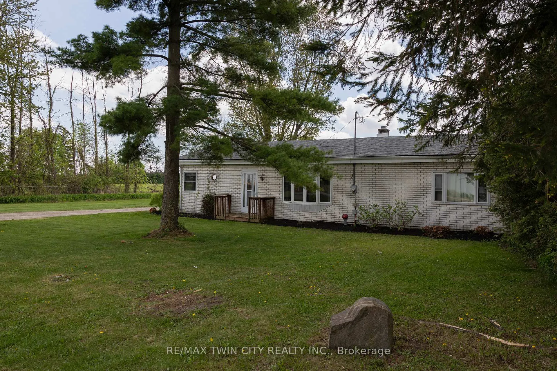 Photo 10 of 129 10th Conc. Road, Brant, Burford — HOMEH