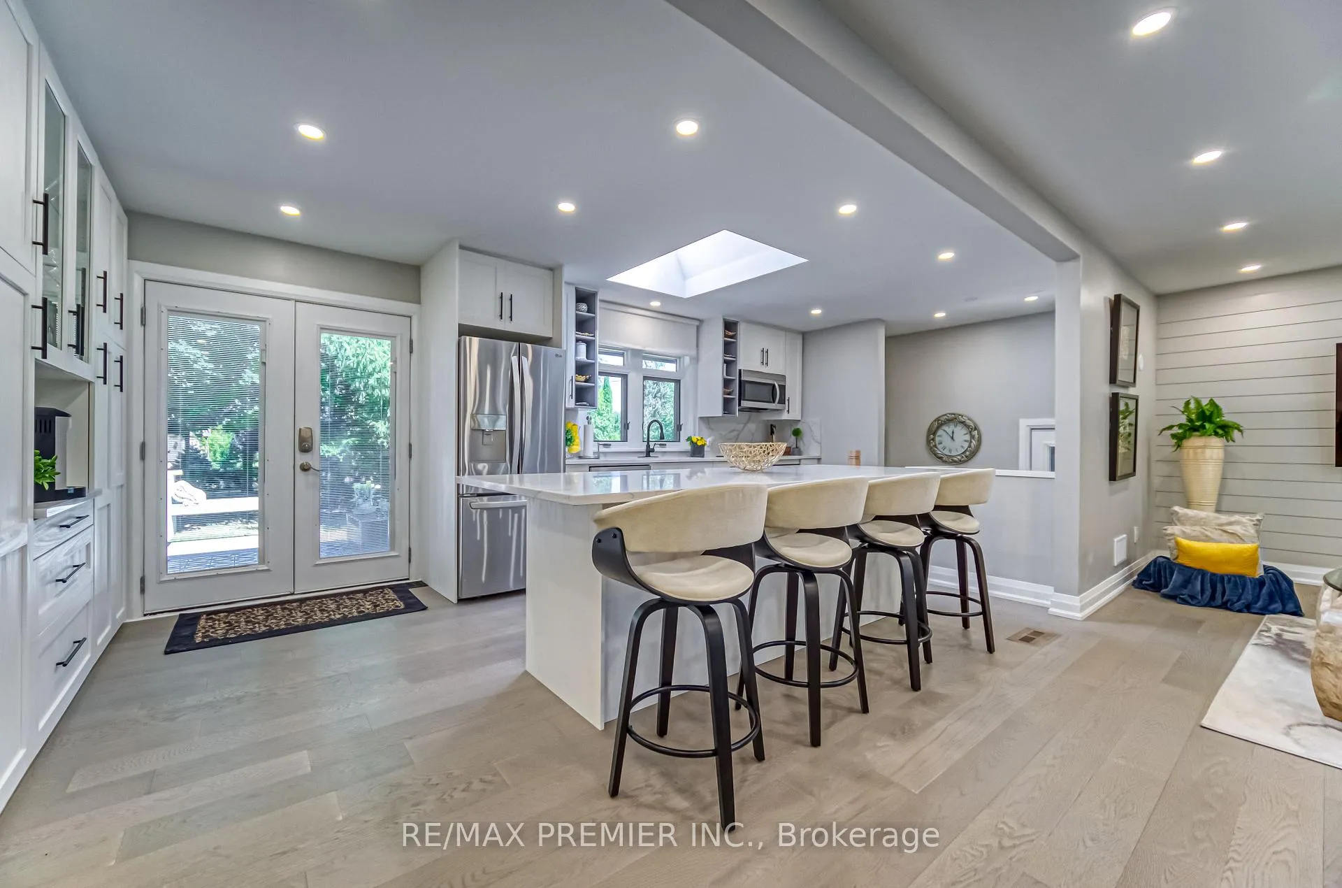 Photo 4 of 85 Enmore Avenue, Hamilton, Ancaster — HOMEH