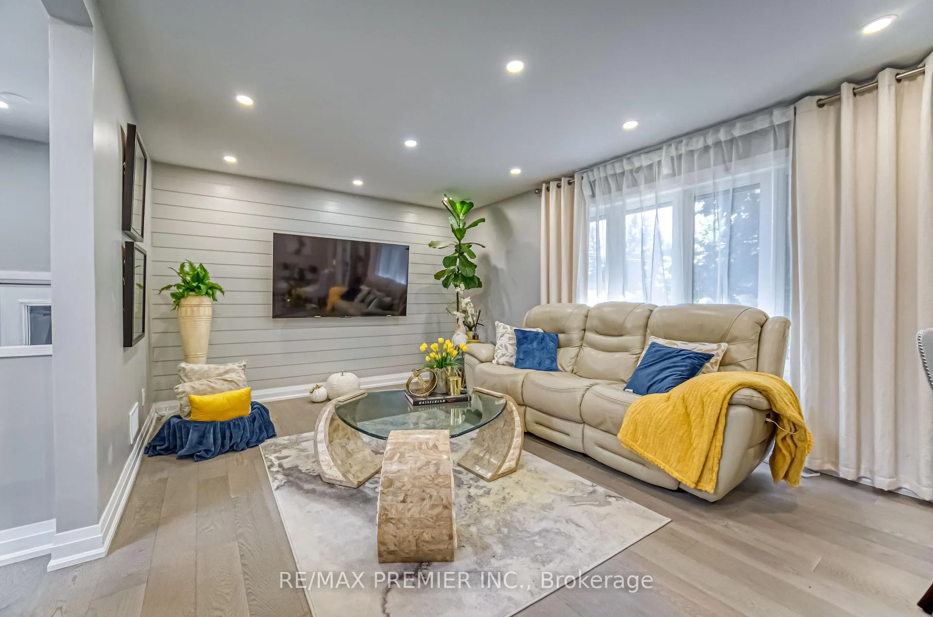 Photo 15 of 85 Enmore Avenue, Hamilton, Ancaster — HOMEH