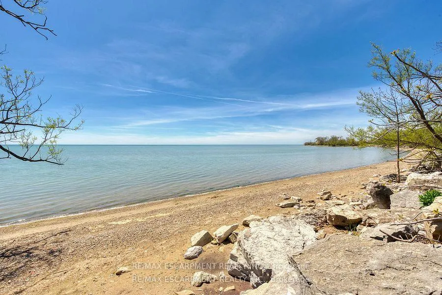 Photo 4 of 713 Lakeshore Road, Haldimand — HOMEH