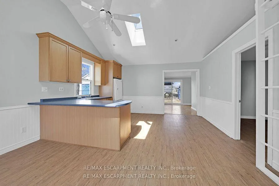 Photo 10 of 713 Lakeshore Road, Haldimand — HOMEH