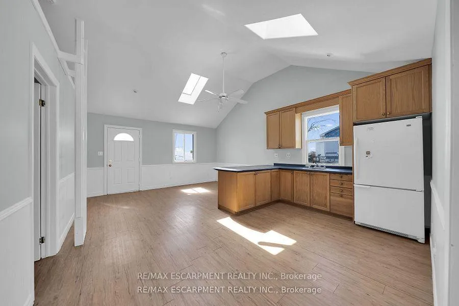 Photo 13 of 713 Lakeshore Road, Haldimand — HOMEH