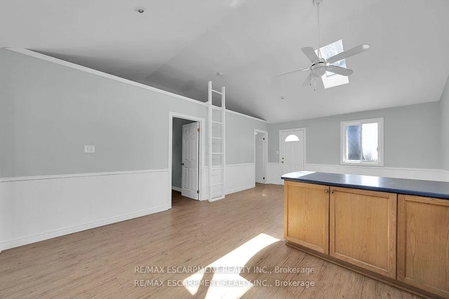 Photo 14 of 713 Lakeshore Road, Haldimand — HOMEH