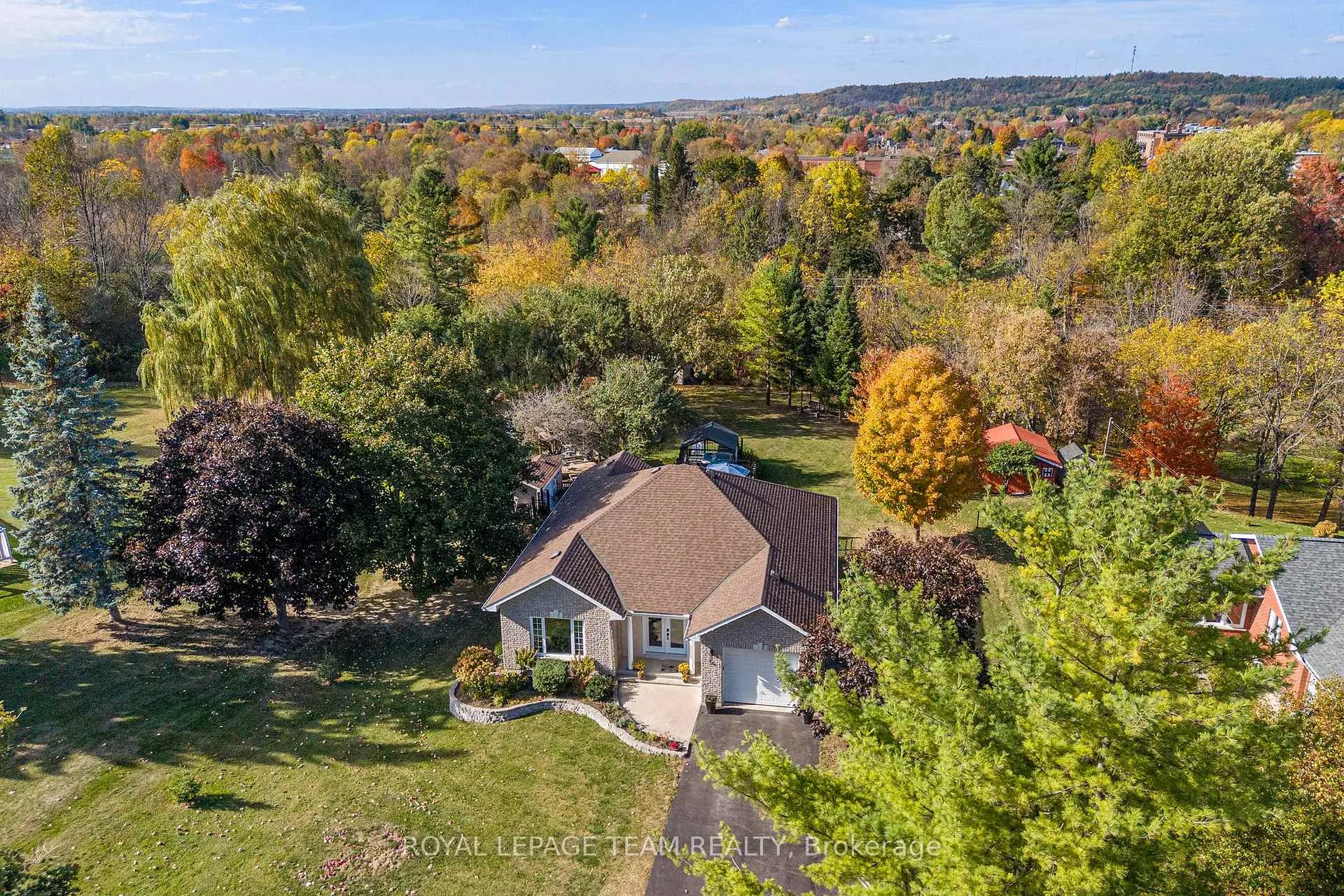 Photo 2 of 230 Opeongo Road, Renfrew — HOMEH