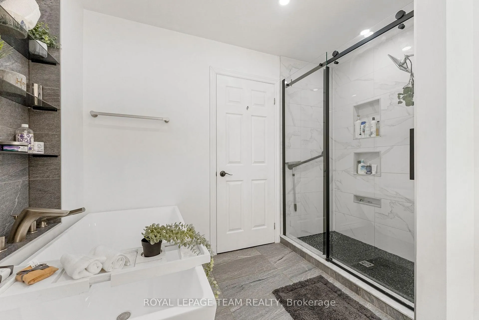 Photo 26 of 230 Opeongo Road, Renfrew — HOMEH