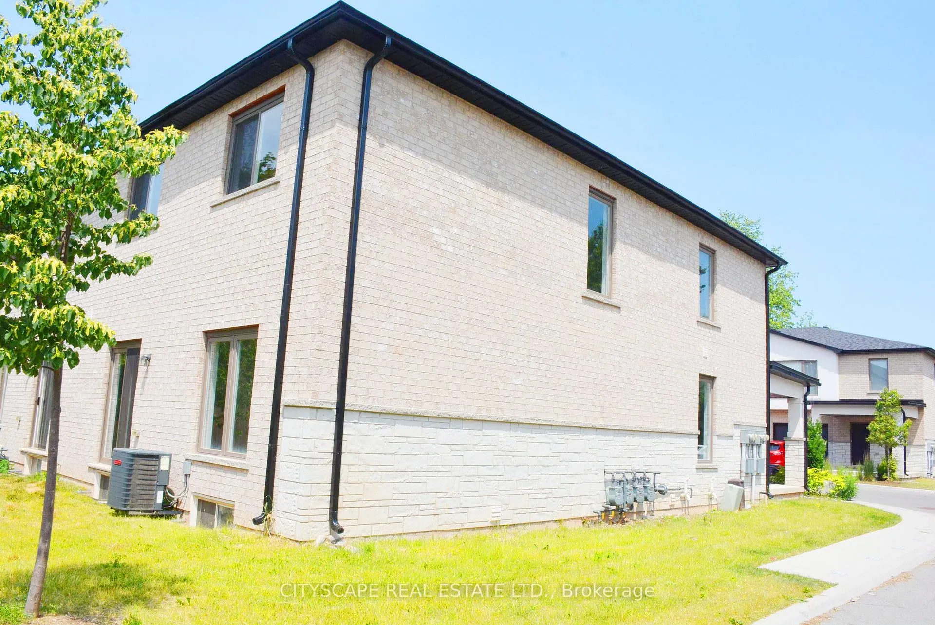Photo 43 of 3 Alayche Trail, Welland, N. Welland — HOMEH