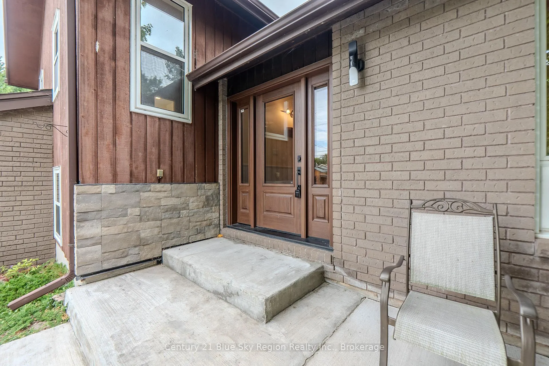 Photo 3 of 890 King Street, Callander — HOMEH