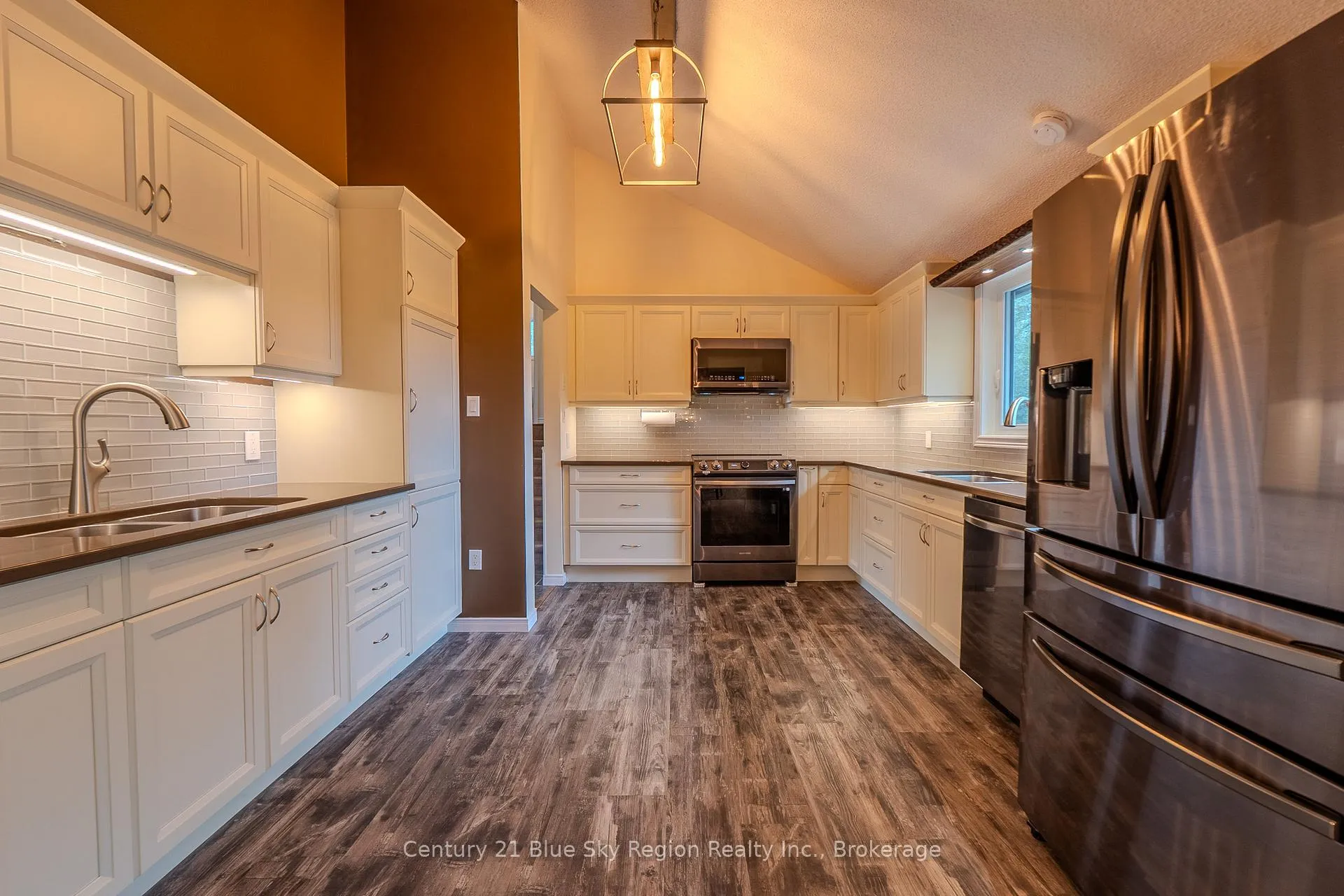 Photo 5 of 890 King Street, Callander — HOMEH