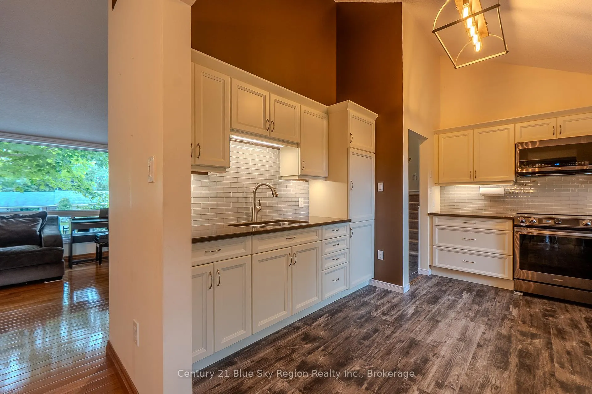 Photo 6 of 890 King Street, Callander — HOMEH