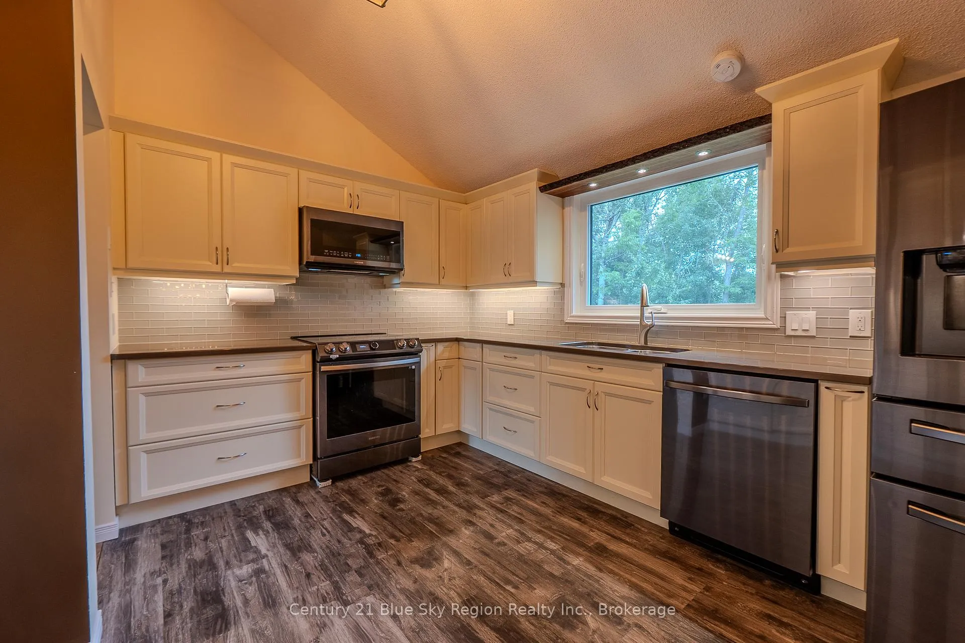 Photo 7 of 890 King Street, Callander — HOMEH
