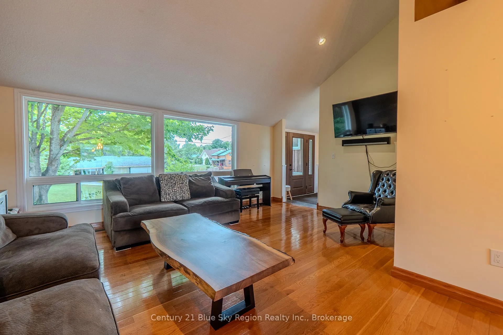 Photo 11 of 890 King Street, Callander — HOMEH