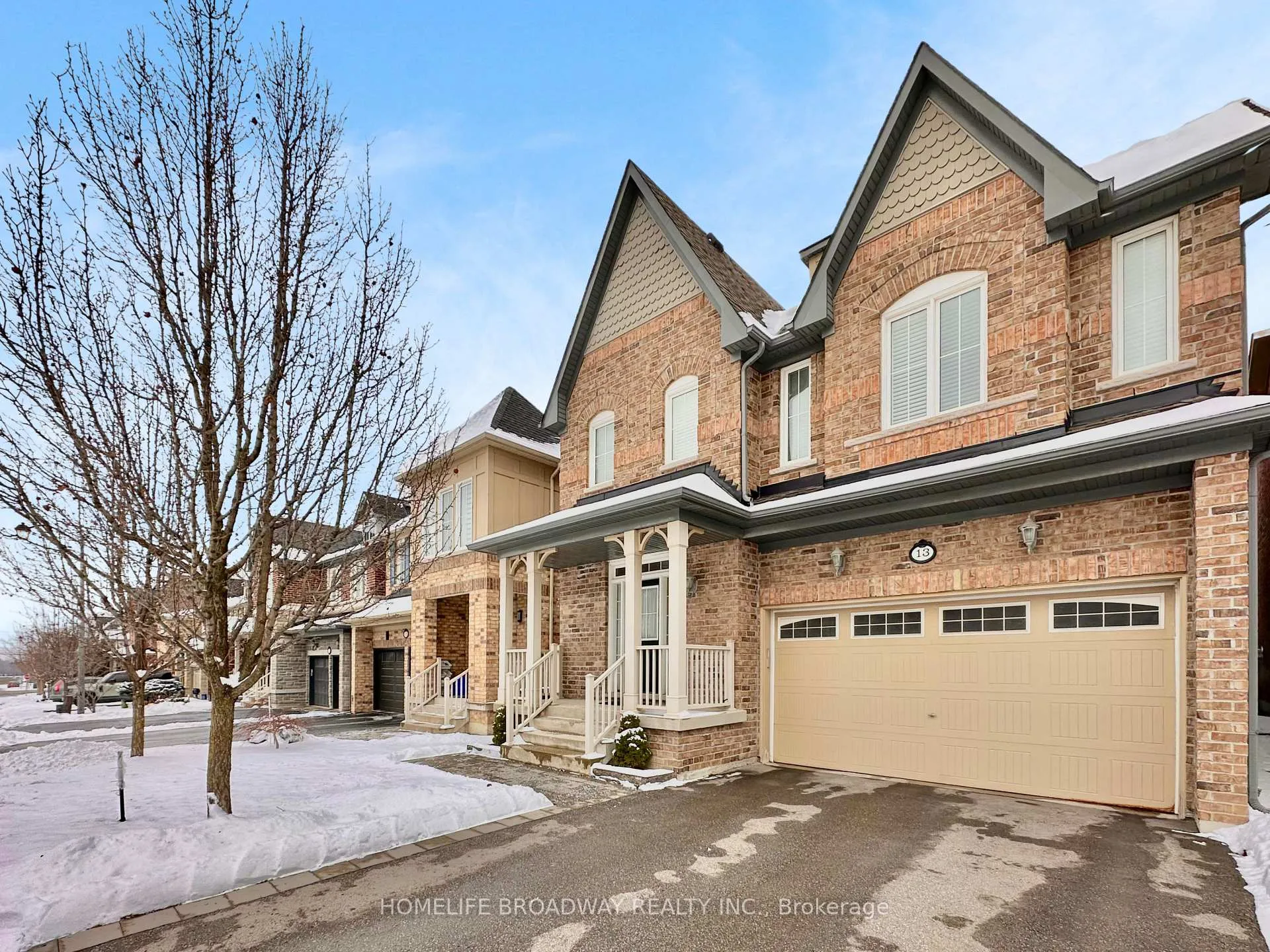 Photo 2 of 13 Duke Of Cornwall Drive, Markham, Victoria Square — HOMEH