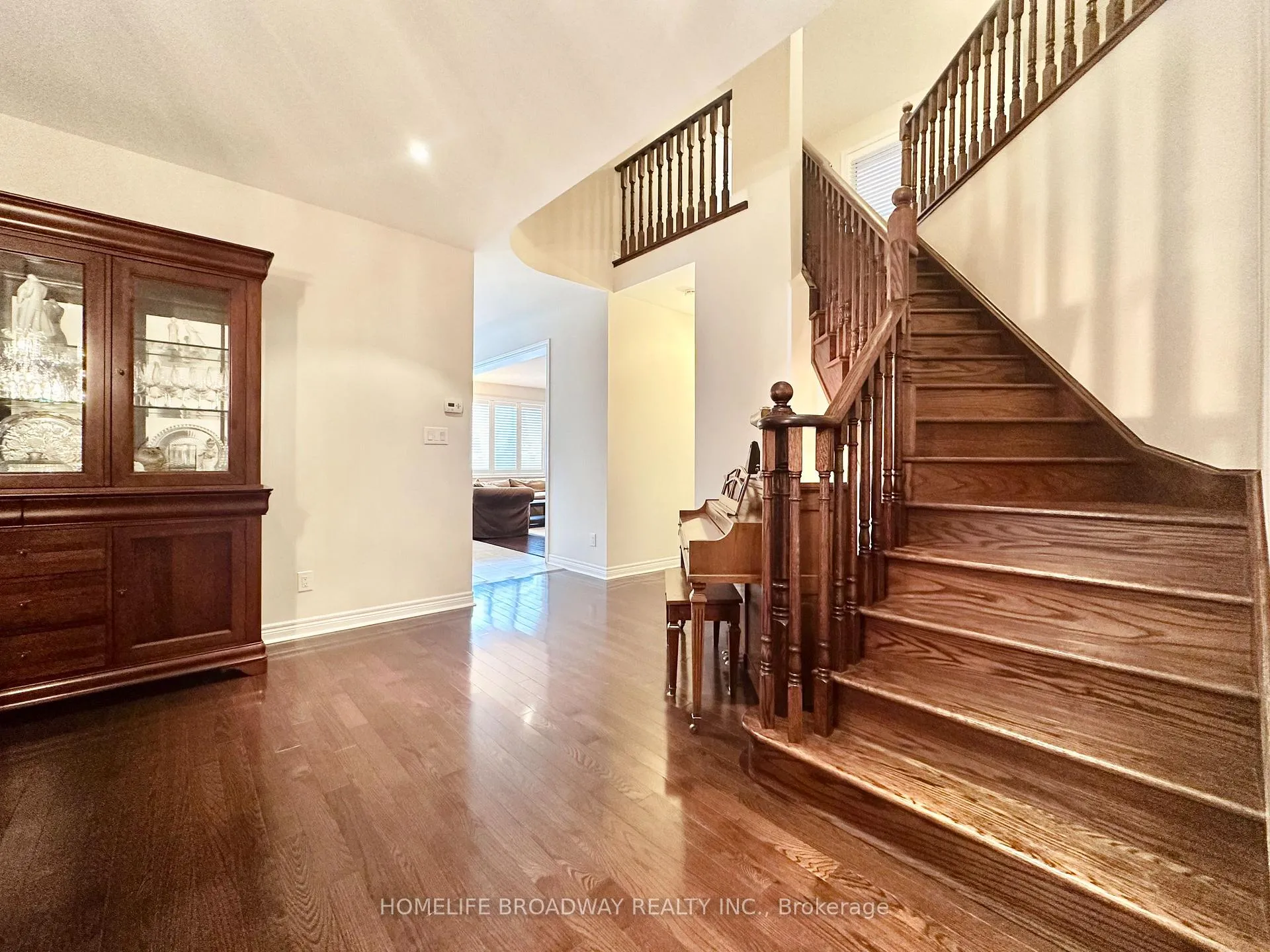 Photo 6 of 13 Duke Of Cornwall Drive, Markham, Victoria Square — HOMEH