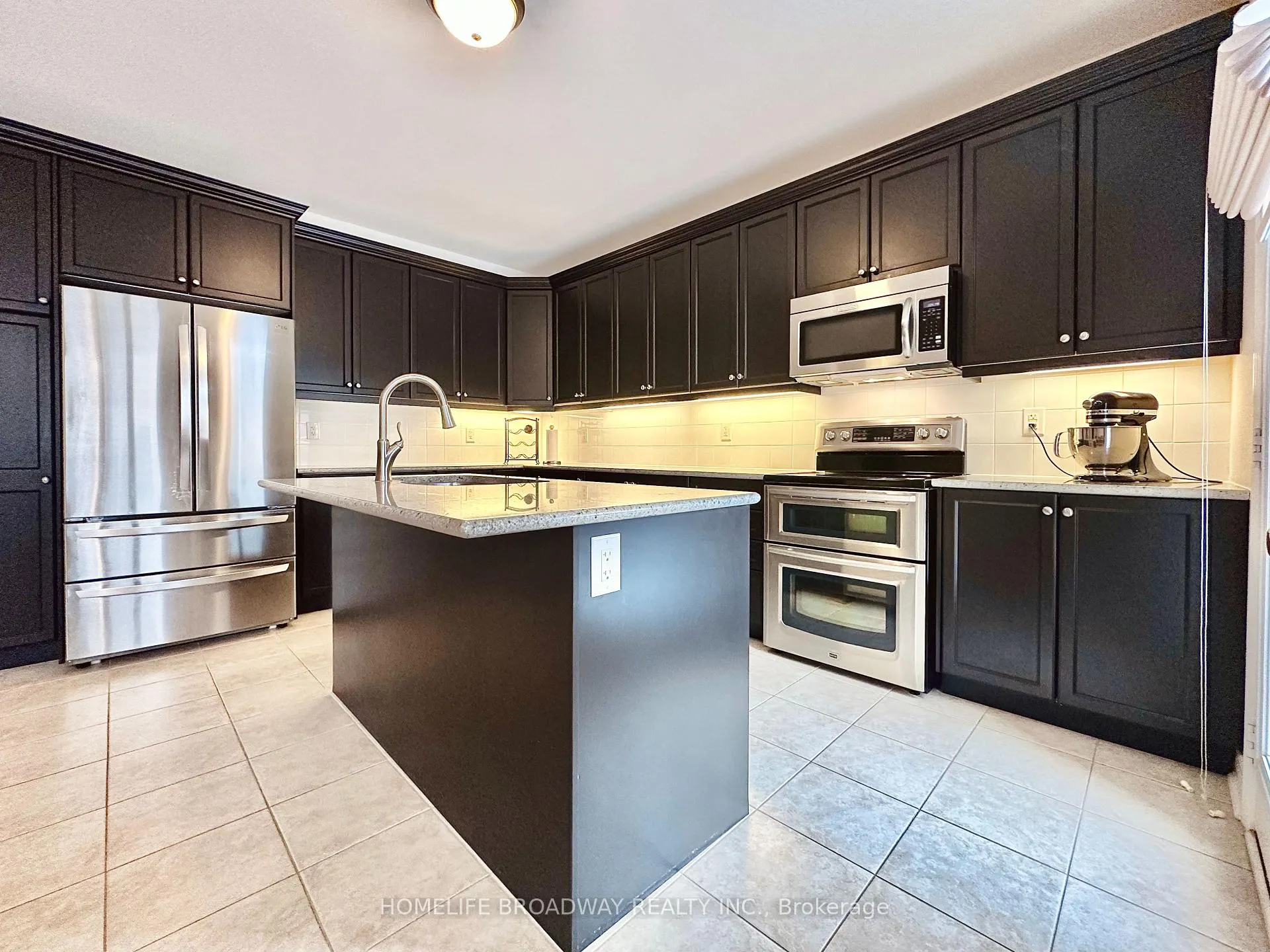 Photo 9 of 13 Duke Of Cornwall Drive, Markham, Victoria Square — HOMEH