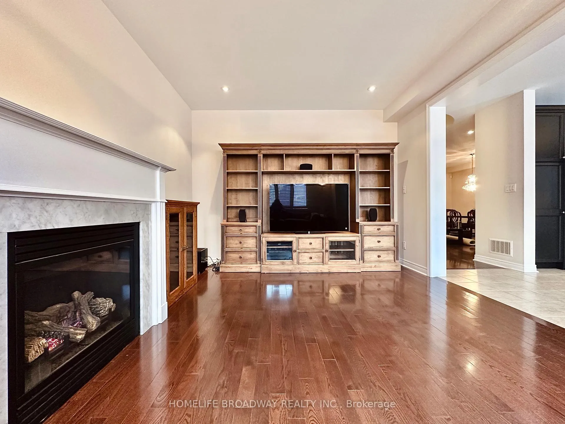 Photo 11 of 13 Duke Of Cornwall Drive, Markham, Victoria Square — HOMEH