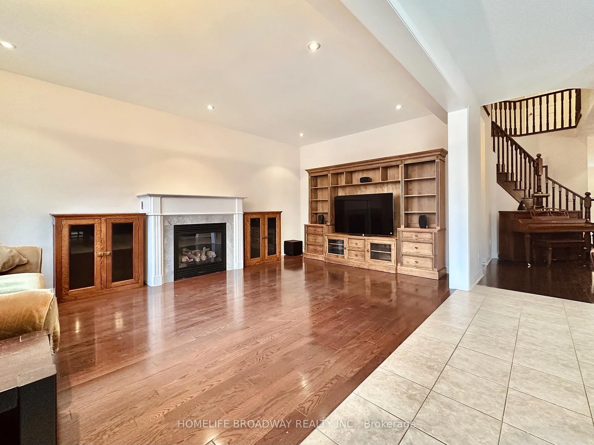 Photo 12 of 13 Duke Of Cornwall Drive, Markham, Victoria Square — HOMEH