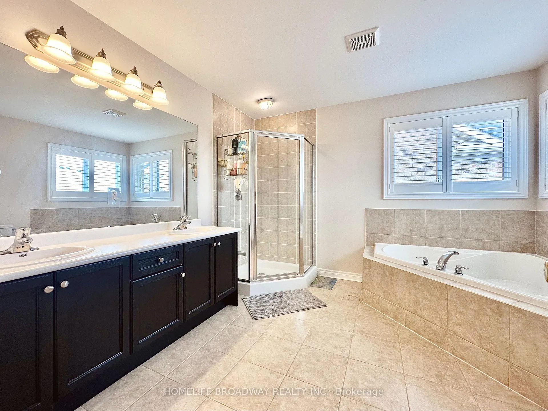 Photo 19 of 13 Duke Of Cornwall Drive, Markham, Victoria Square — HOMEH