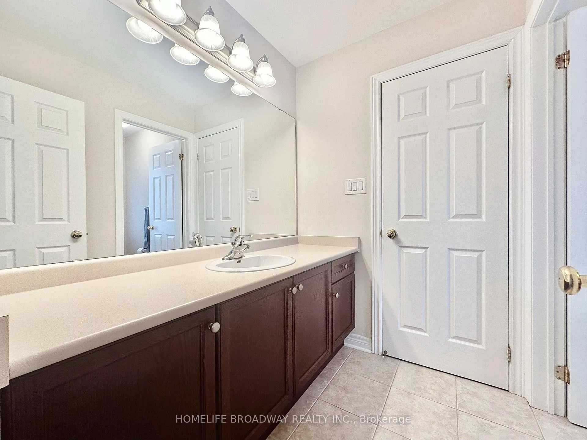 Photo 24 of 13 Duke Of Cornwall Drive, Markham, Victoria Square — HOMEH