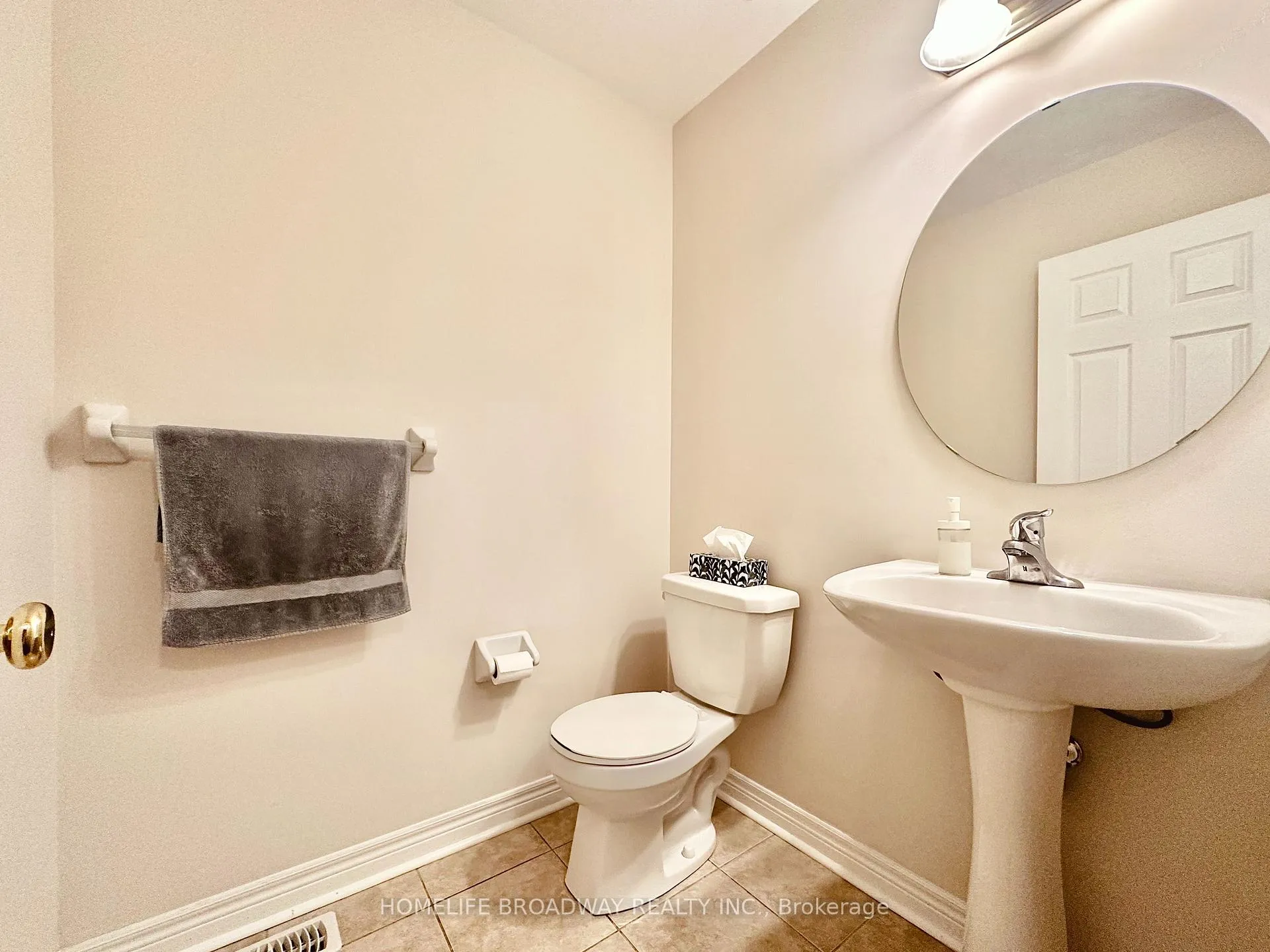 Photo 38 of 13 Duke Of Cornwall Drive, Markham, Victoria Square — HOMEH