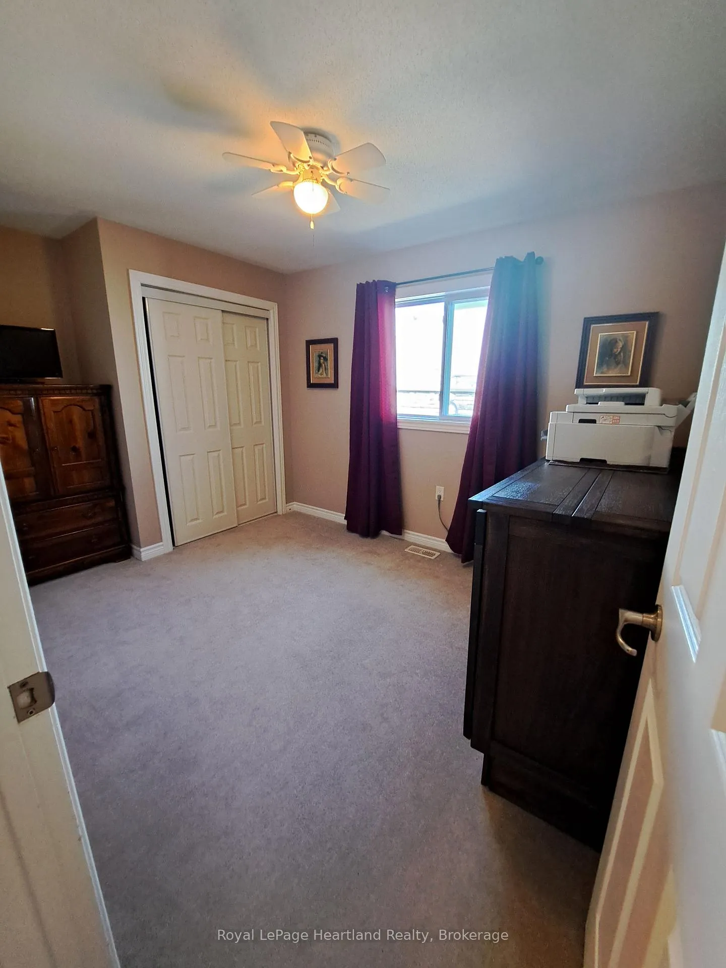 Photo 8 of 460 Richard Crescent, Strathroy-Caradoc, SE — HOMEH
