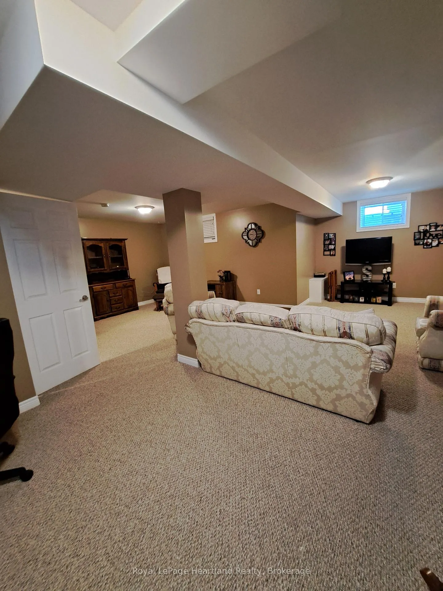 Photo 14 of 460 Richard Crescent, Strathroy-Caradoc, SE — HOMEH