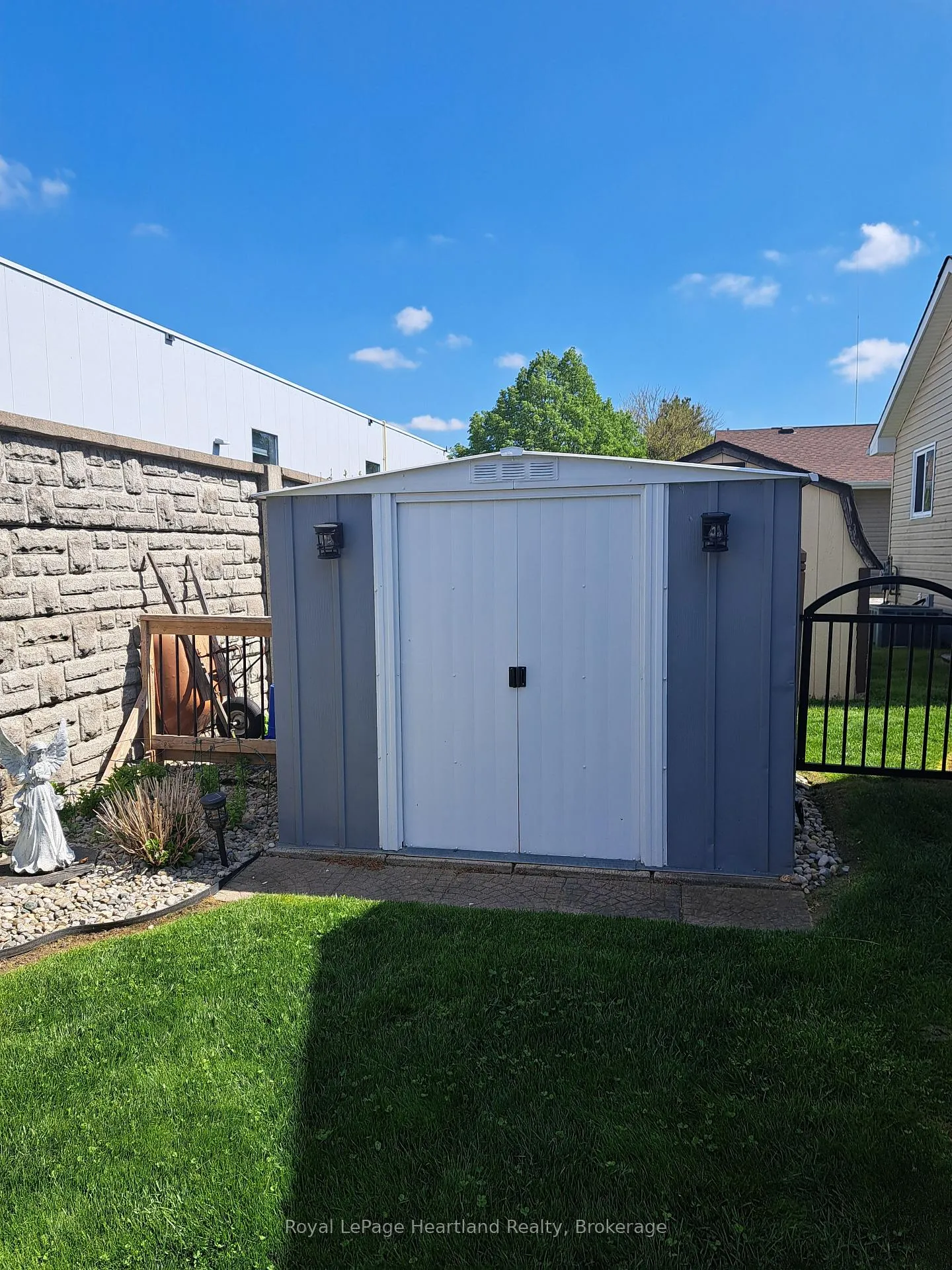 Photo 19 of 460 Richard Crescent, Strathroy-Caradoc, SE — HOMEH
