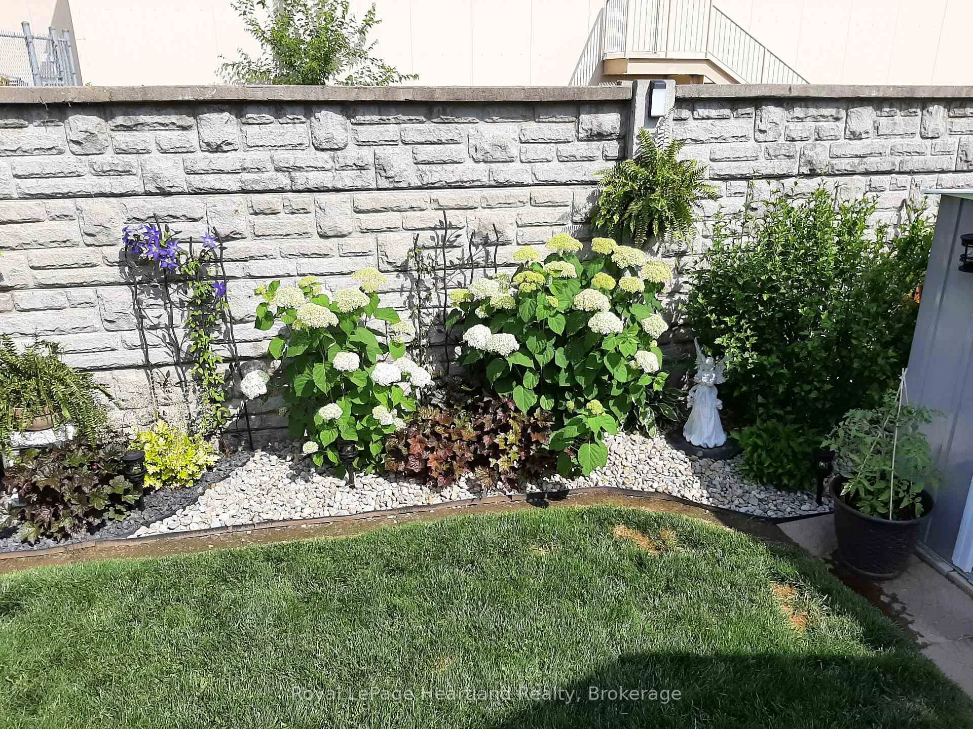 Photo 21 of 460 Richard Crescent, Strathroy-Caradoc, SE — HOMEH