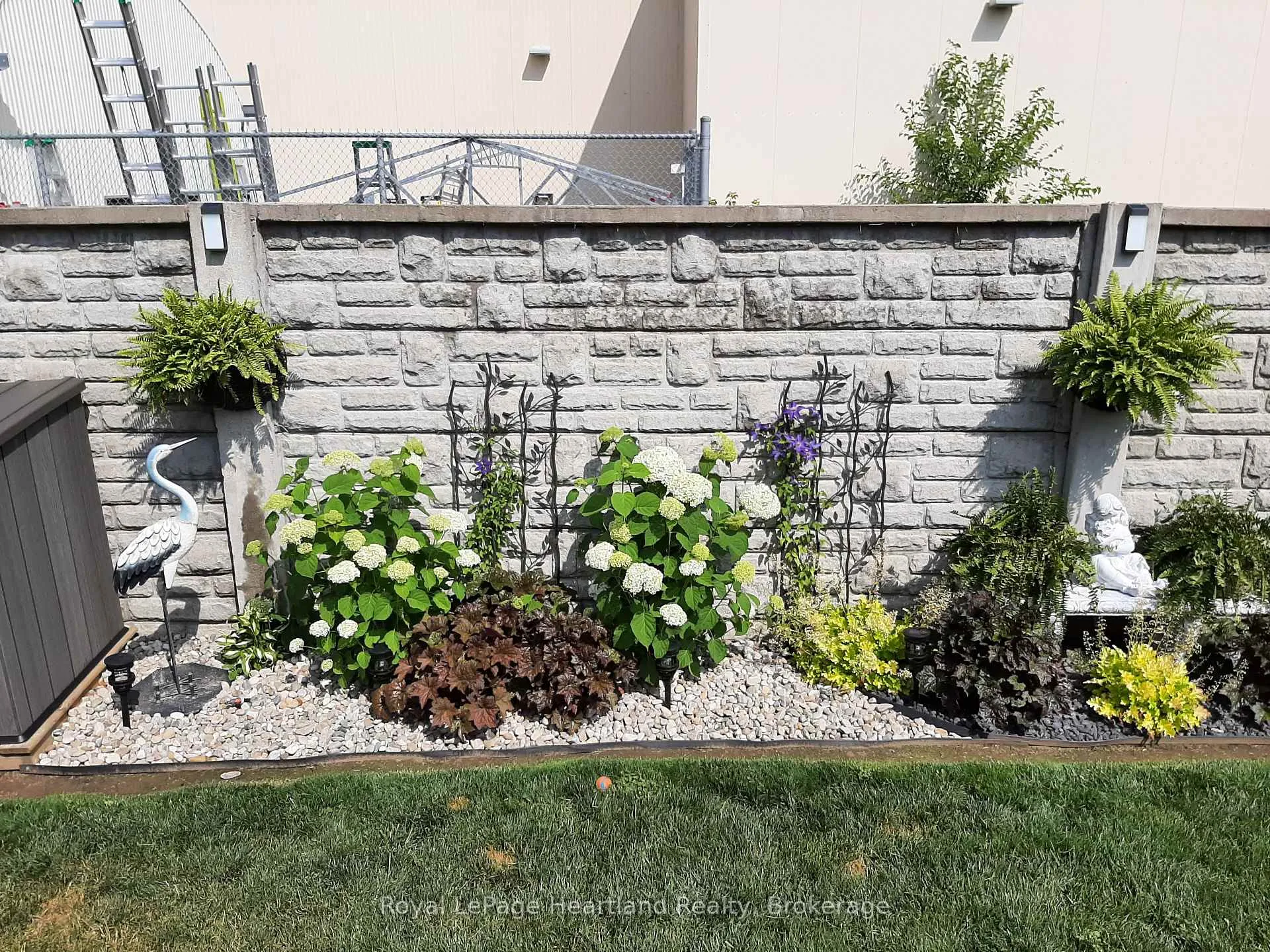 Photo 22 of 460 Richard Crescent, Strathroy-Caradoc, SE — HOMEH