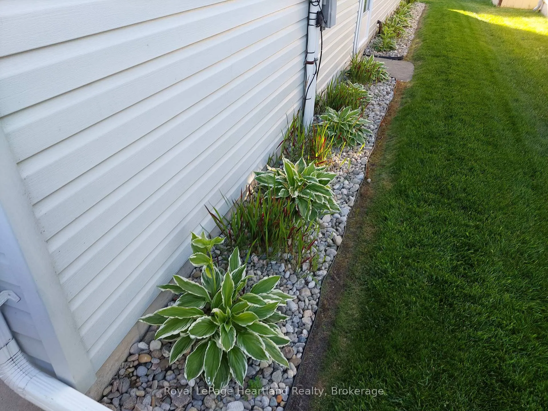 Photo 26 of 460 Richard Crescent, Strathroy-Caradoc, SE — HOMEH
