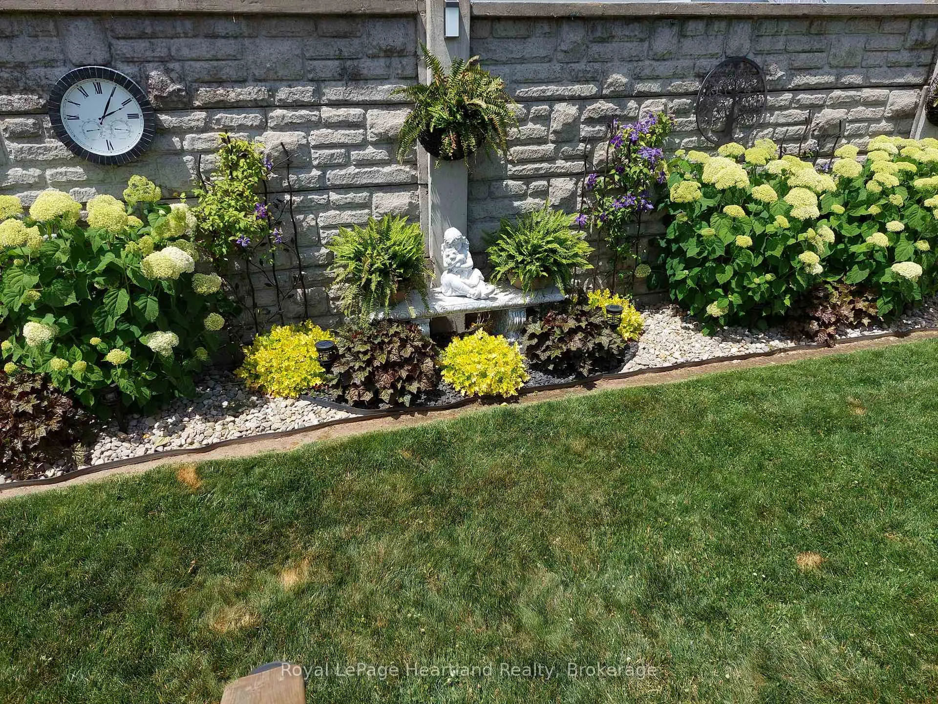 Photo 27 of 460 Richard Crescent, Strathroy-Caradoc, SE — HOMEH