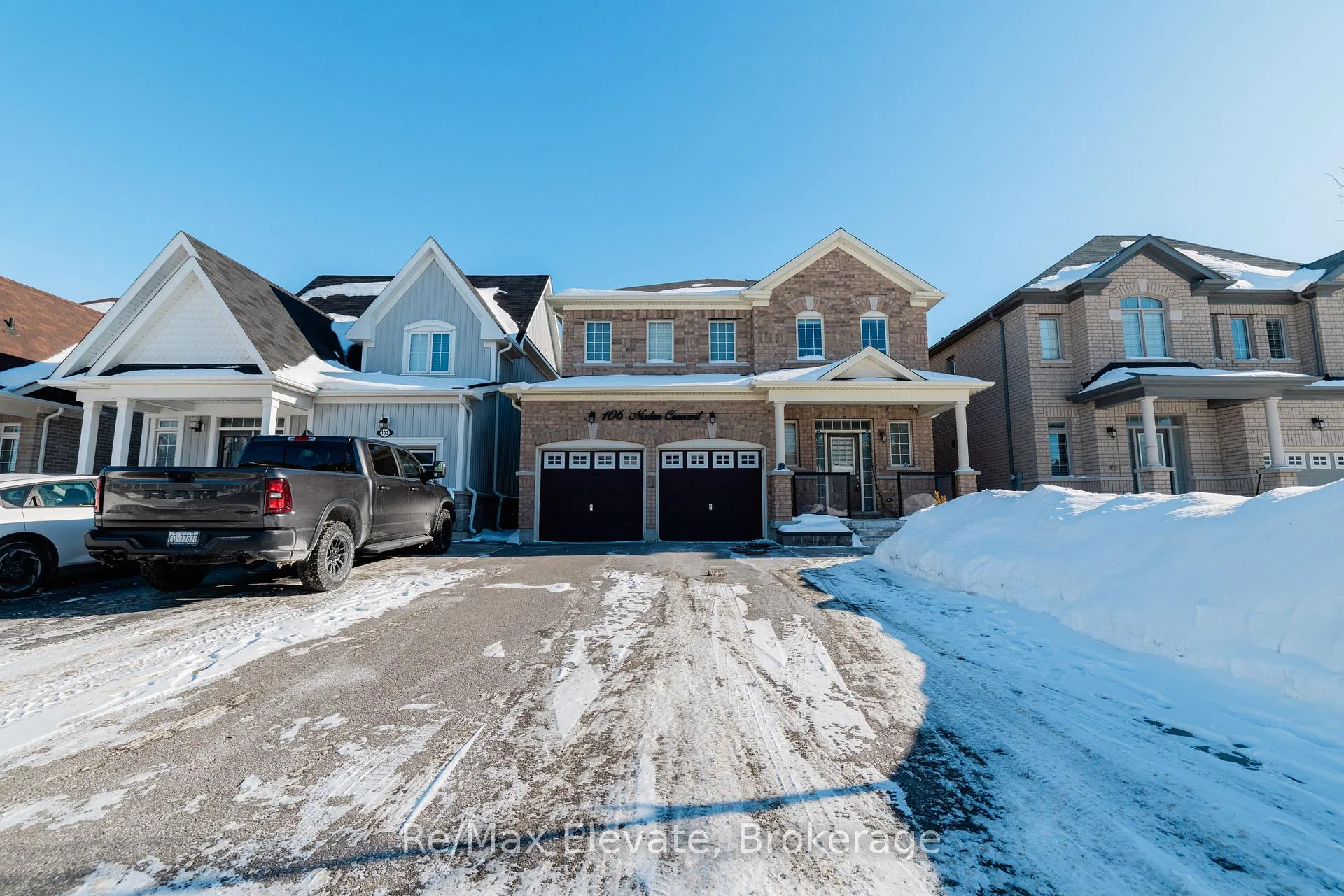 Photo 3 of 106 Noden Crescent, Clarington, Newcastle — HOMEH