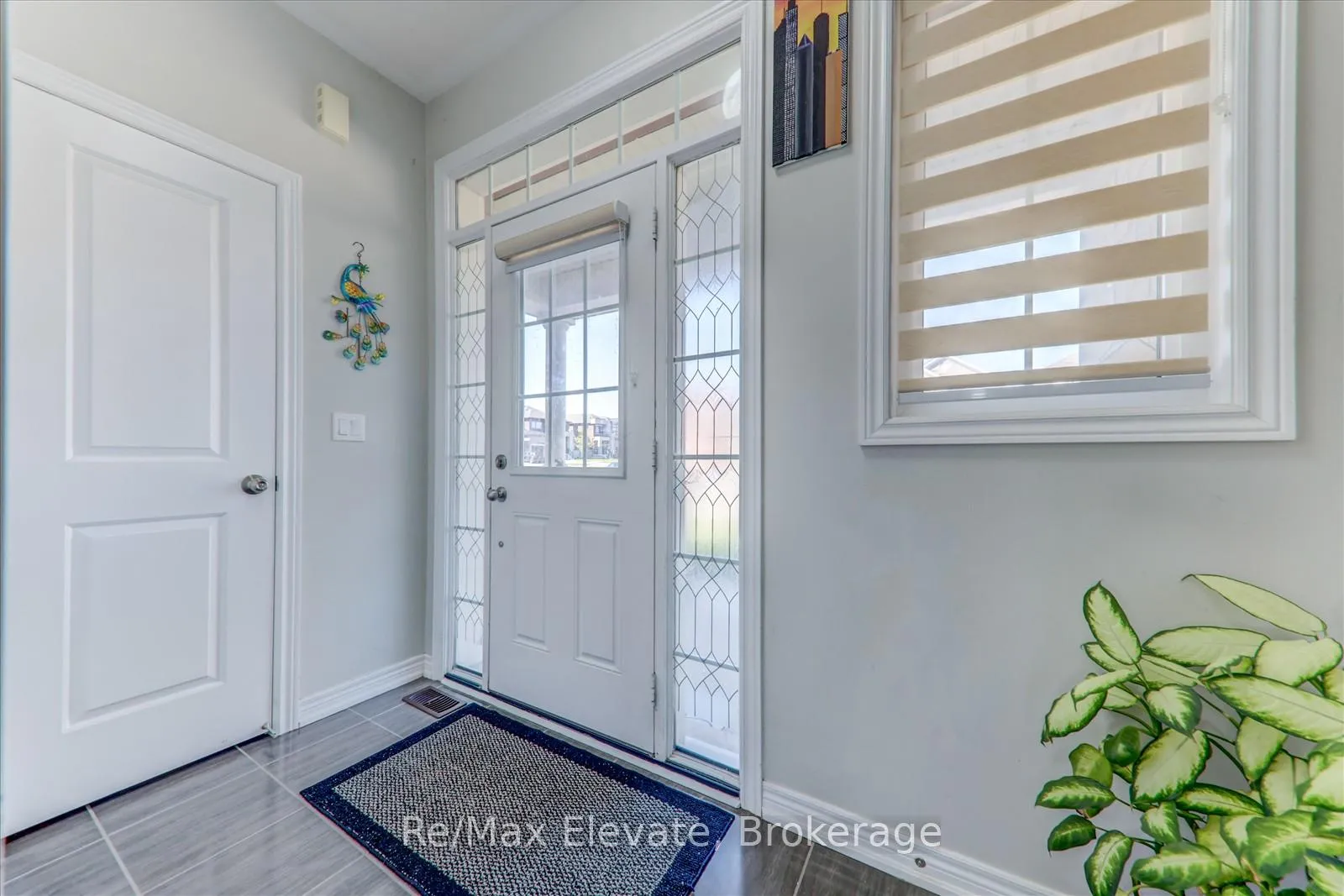 Photo 5 of 106 Noden Crescent, Clarington, Newcastle — HOMEH