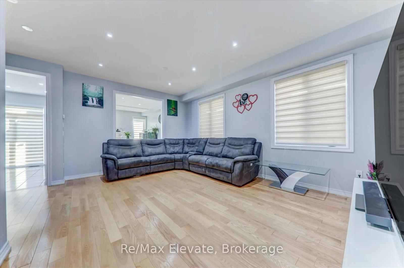 Photo 7 of 106 Noden Crescent, Clarington, Newcastle — HOMEH