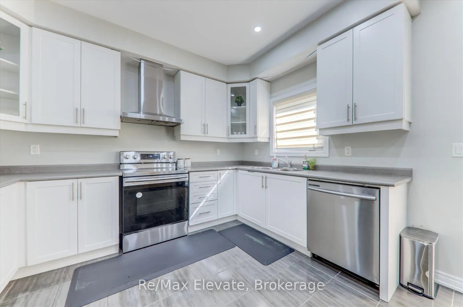 Photo 11 of 106 Noden Crescent, Clarington, Newcastle — HOMEH