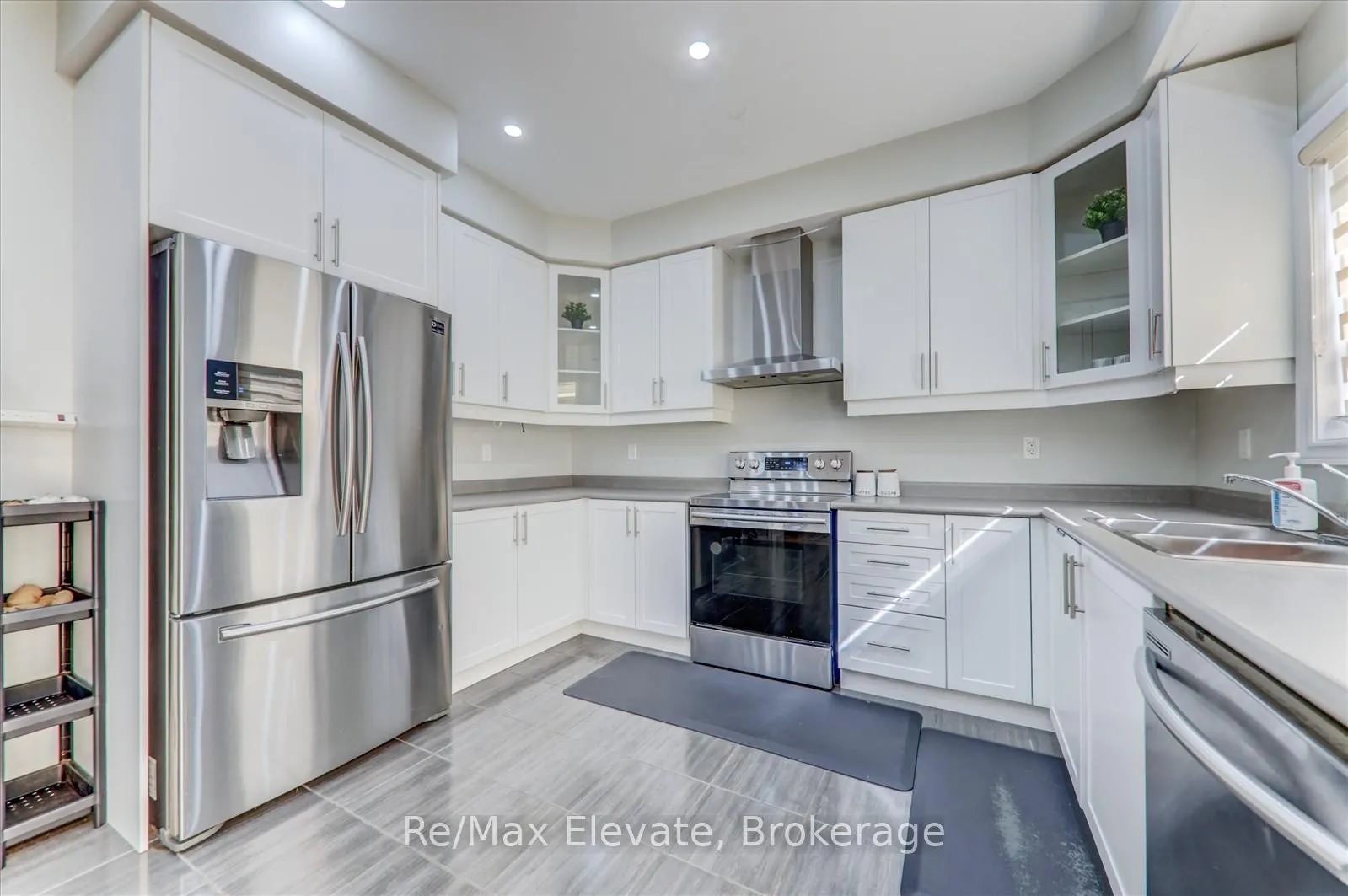 Photo 12 of 106 Noden Crescent, Clarington, Newcastle — HOMEH