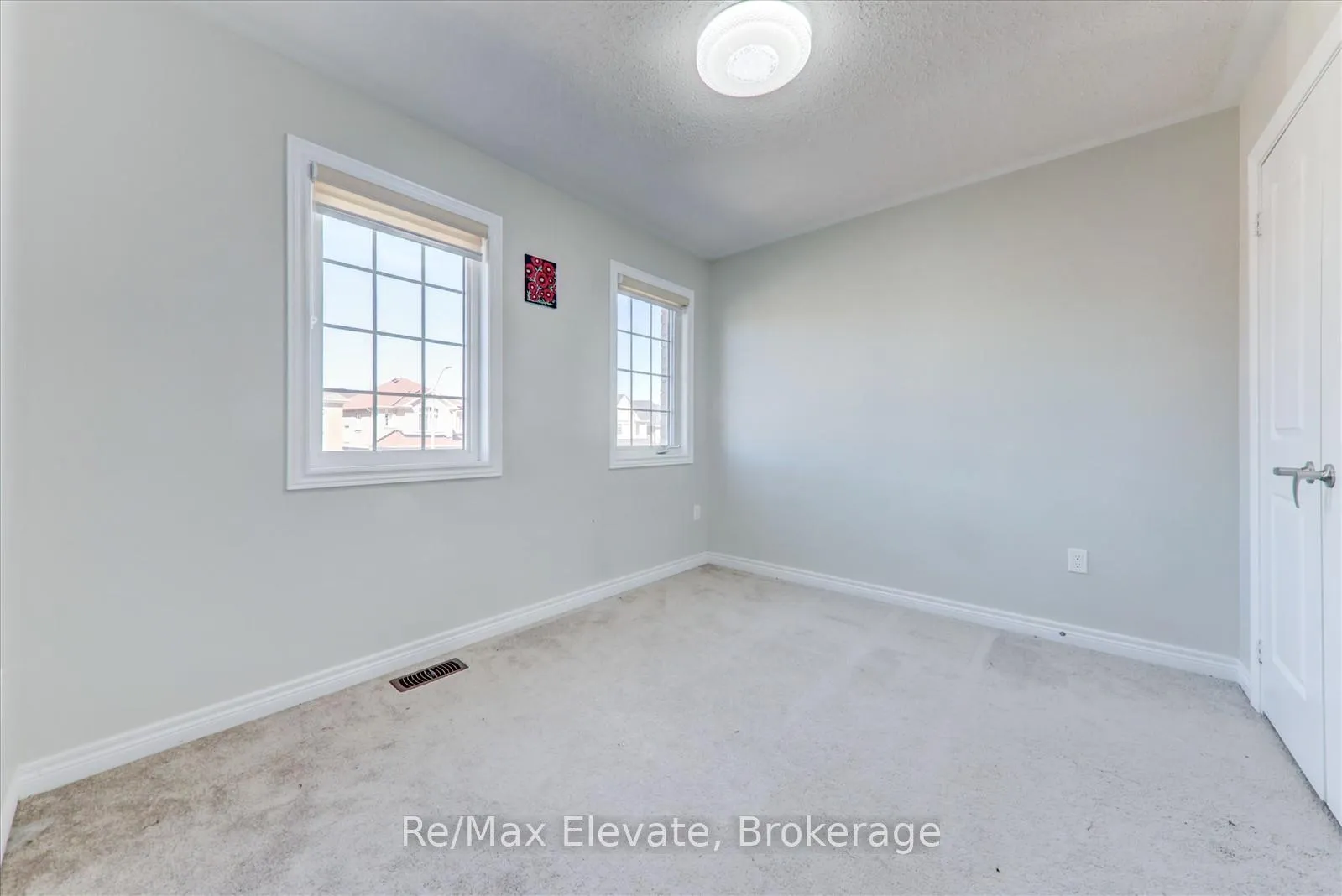 Photo 21 of 106 Noden Crescent, Clarington, Newcastle — HOMEH