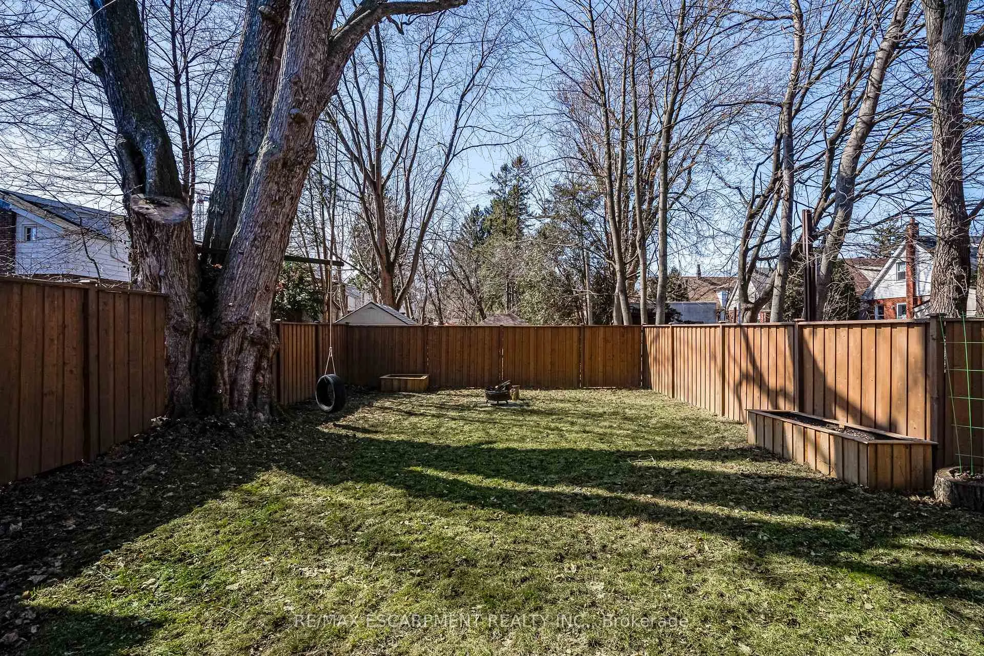 Photo 2 of 18 Haddon Avenue S, Hamilton, Westdale — HOMEH
