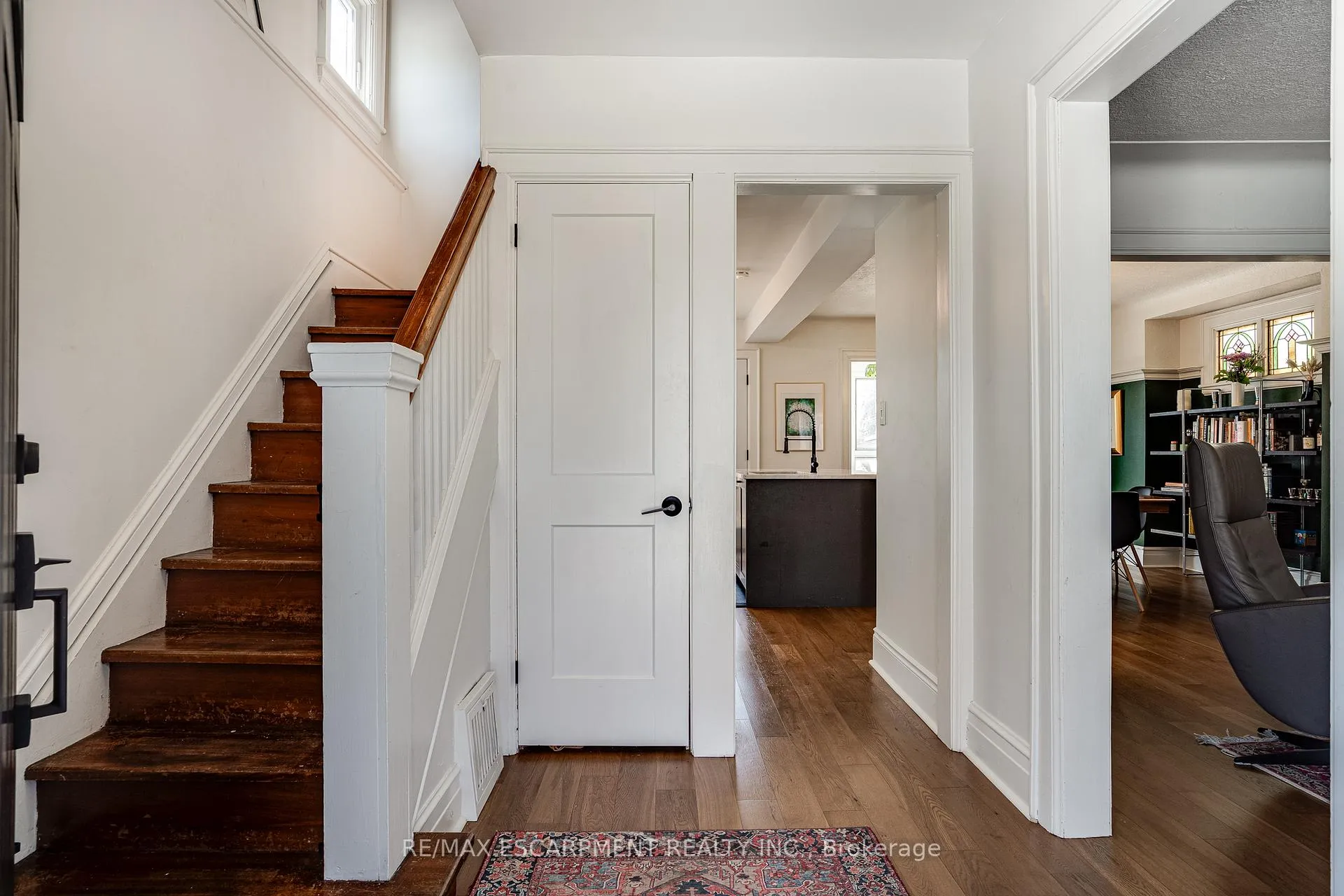 Photo 4 of 18 Haddon Avenue S, Hamilton, Westdale — HOMEH