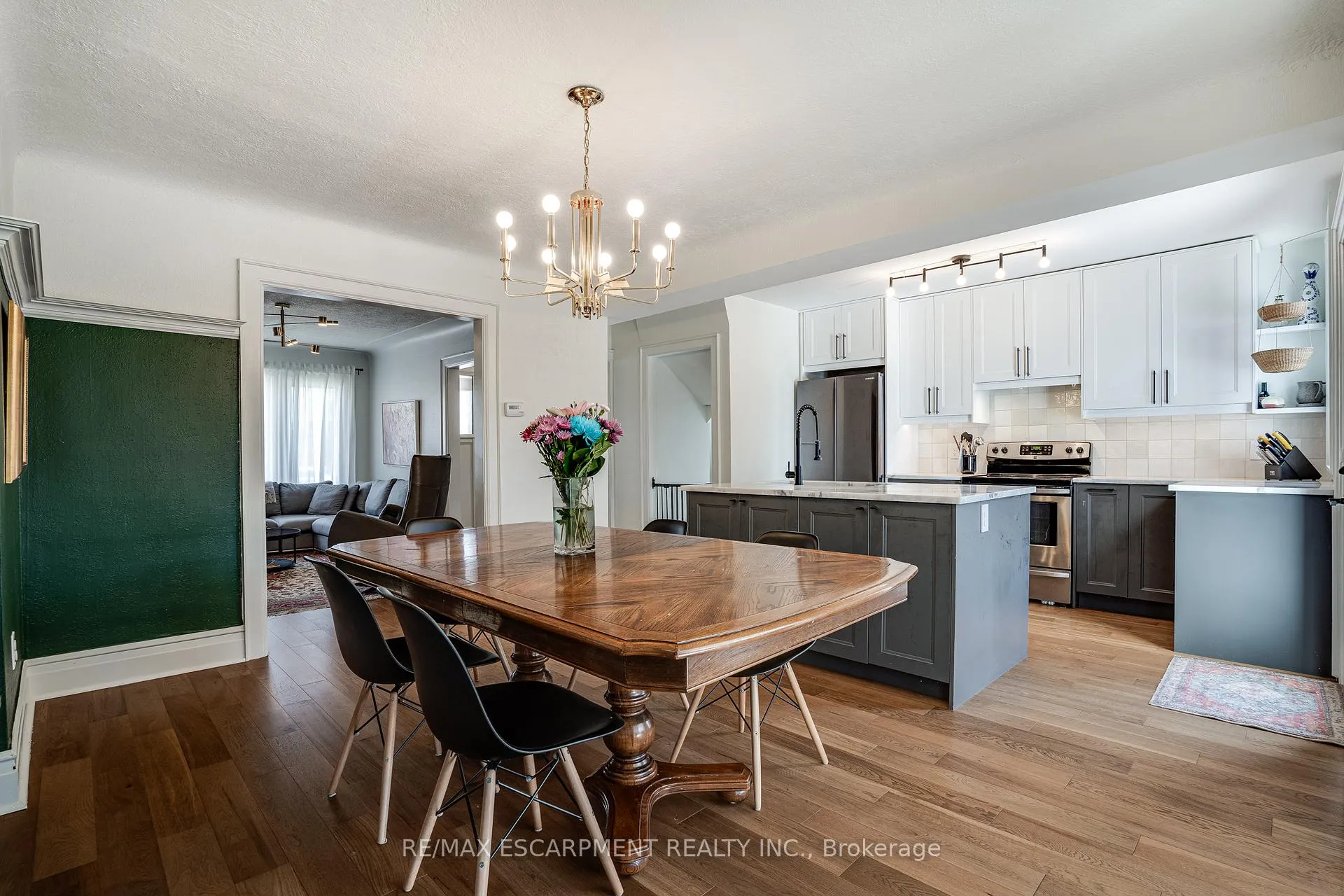 Photo 12 of 18 Haddon Avenue S, Hamilton, Westdale — HOMEH