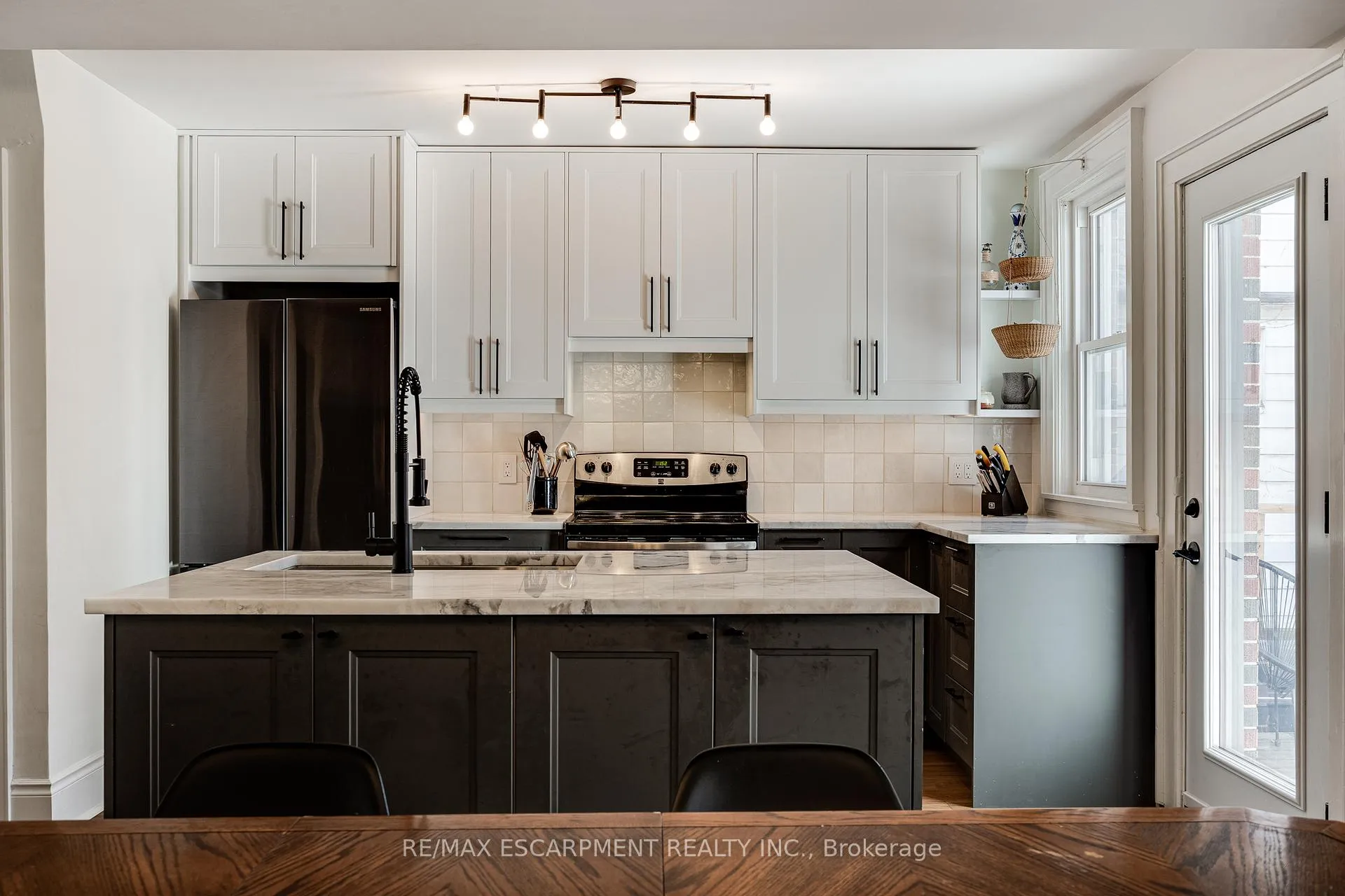 Photo 13 of 18 Haddon Avenue S, Hamilton, Westdale — HOMEH