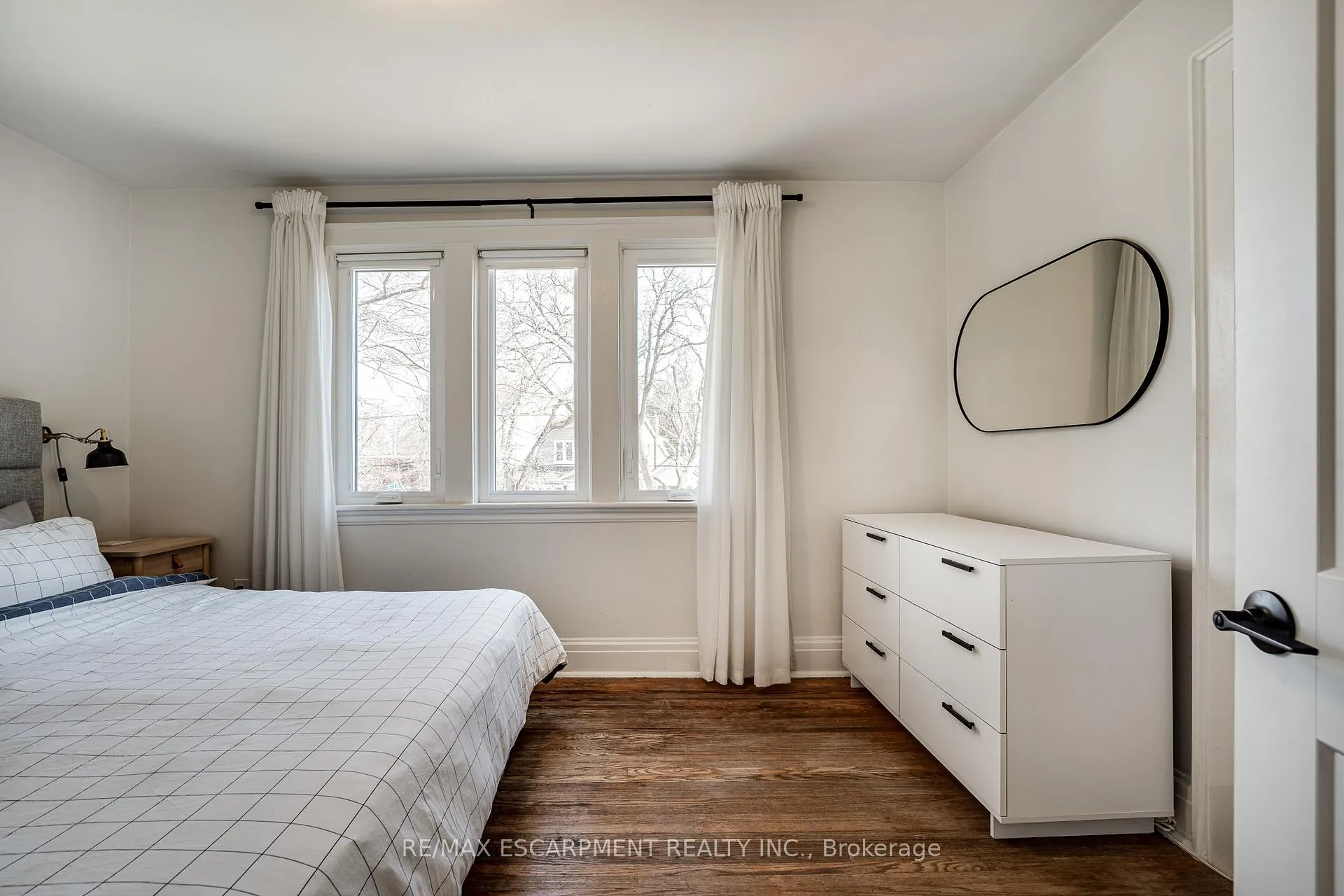 Photo 21 of 18 Haddon Avenue S, Hamilton, Westdale — HOMEH