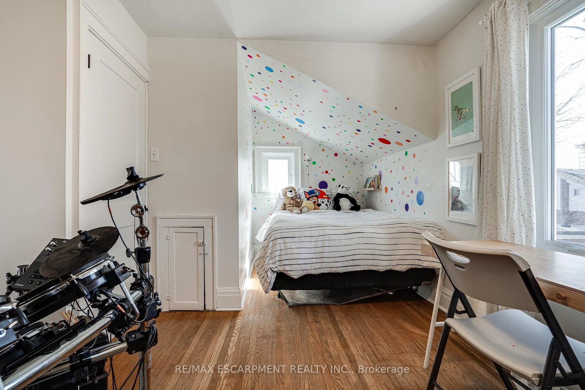 Photo 26 of 18 Haddon Avenue S, Hamilton, Westdale — HOMEH