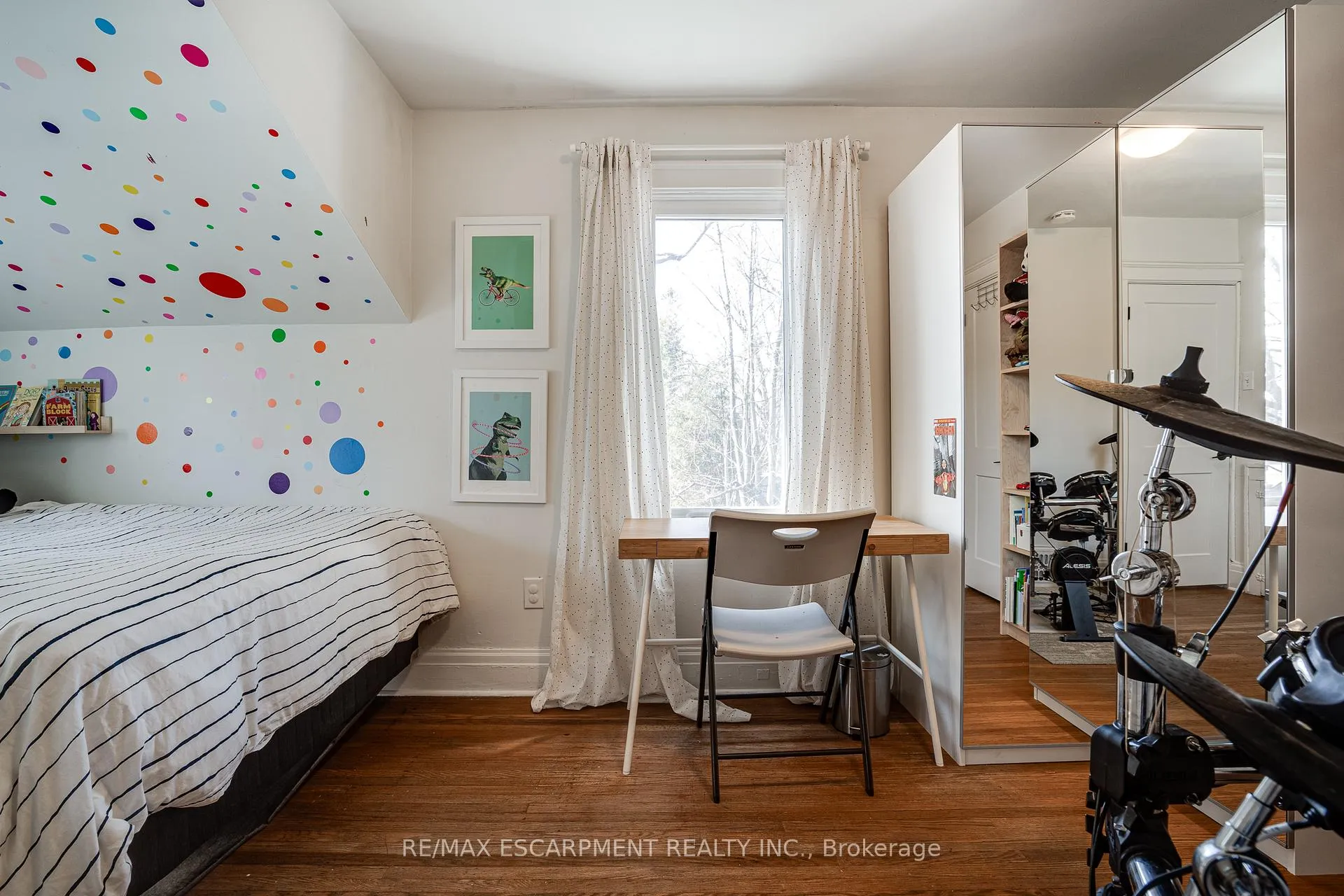 Photo 28 of 18 Haddon Avenue S, Hamilton, Westdale — HOMEH