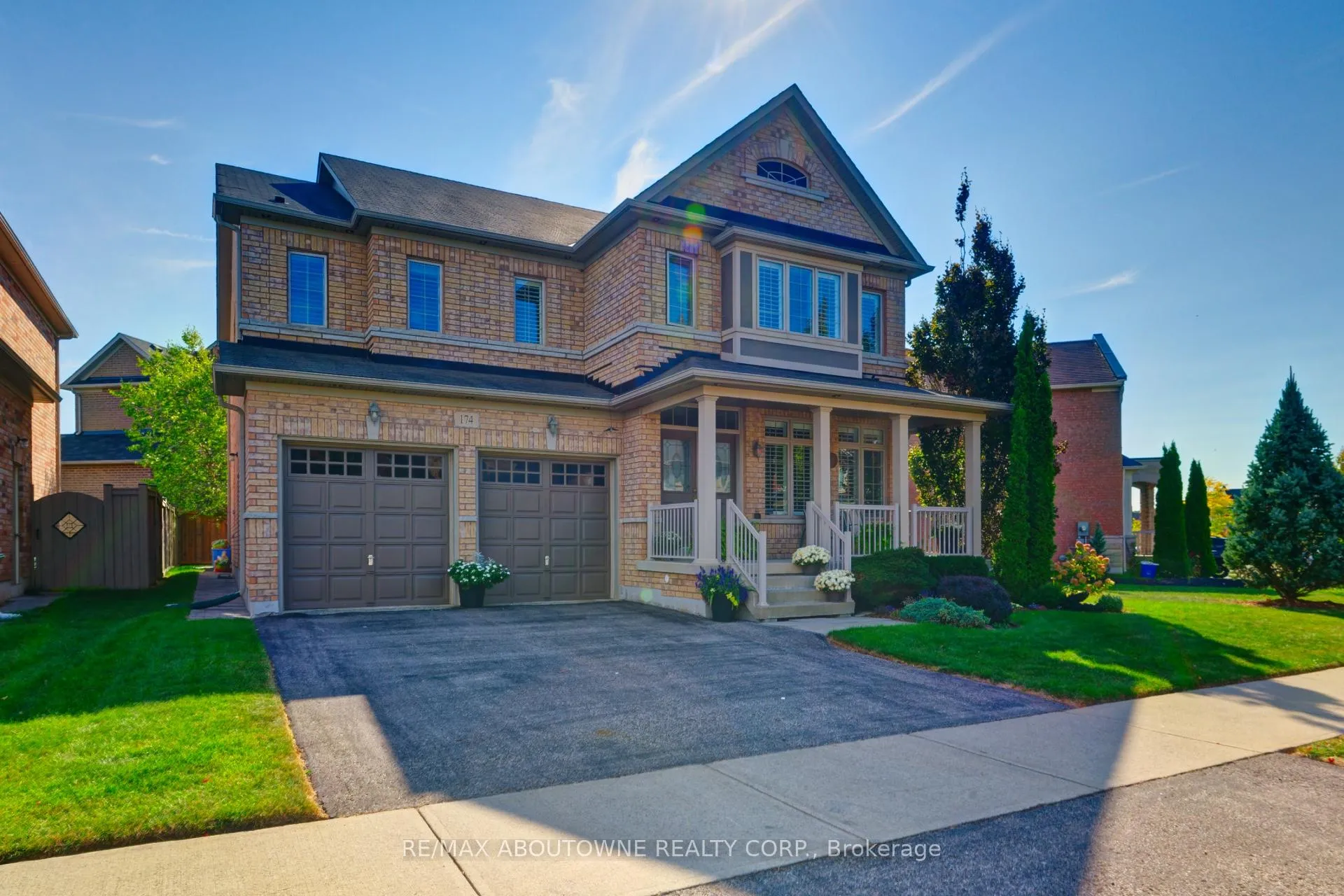 Photo 2 of 174 Mcknight Avenue, Hamilton, Waterdown — HOMEH