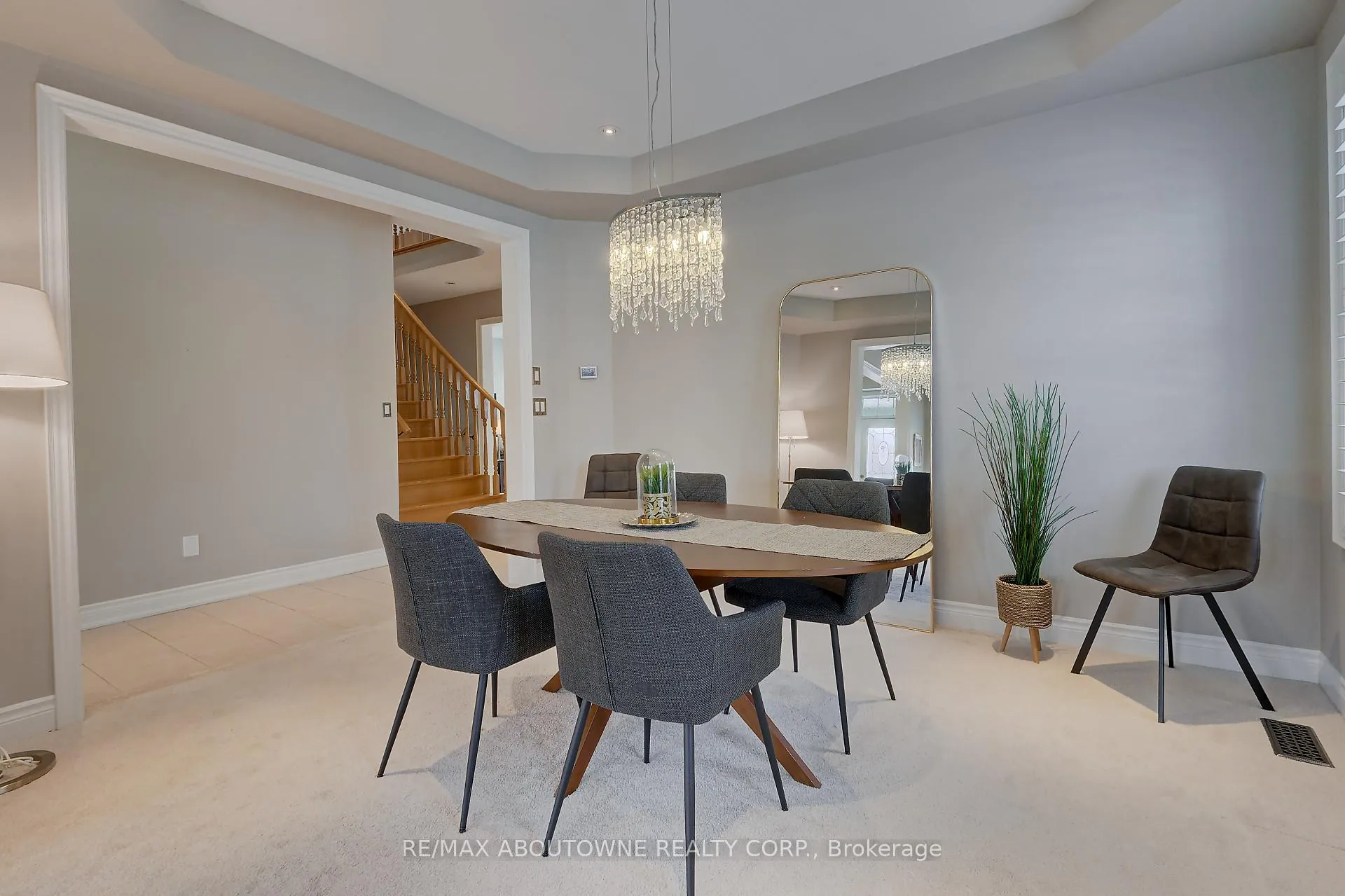 Photo 7 of 174 Mcknight Avenue, Hamilton, Waterdown — HOMEH