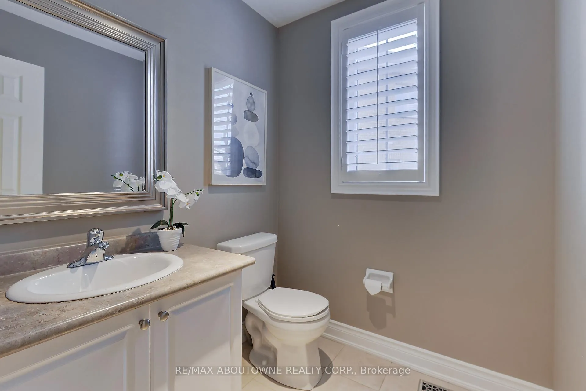 Photo 9 of 174 Mcknight Avenue, Hamilton, Waterdown — HOMEH