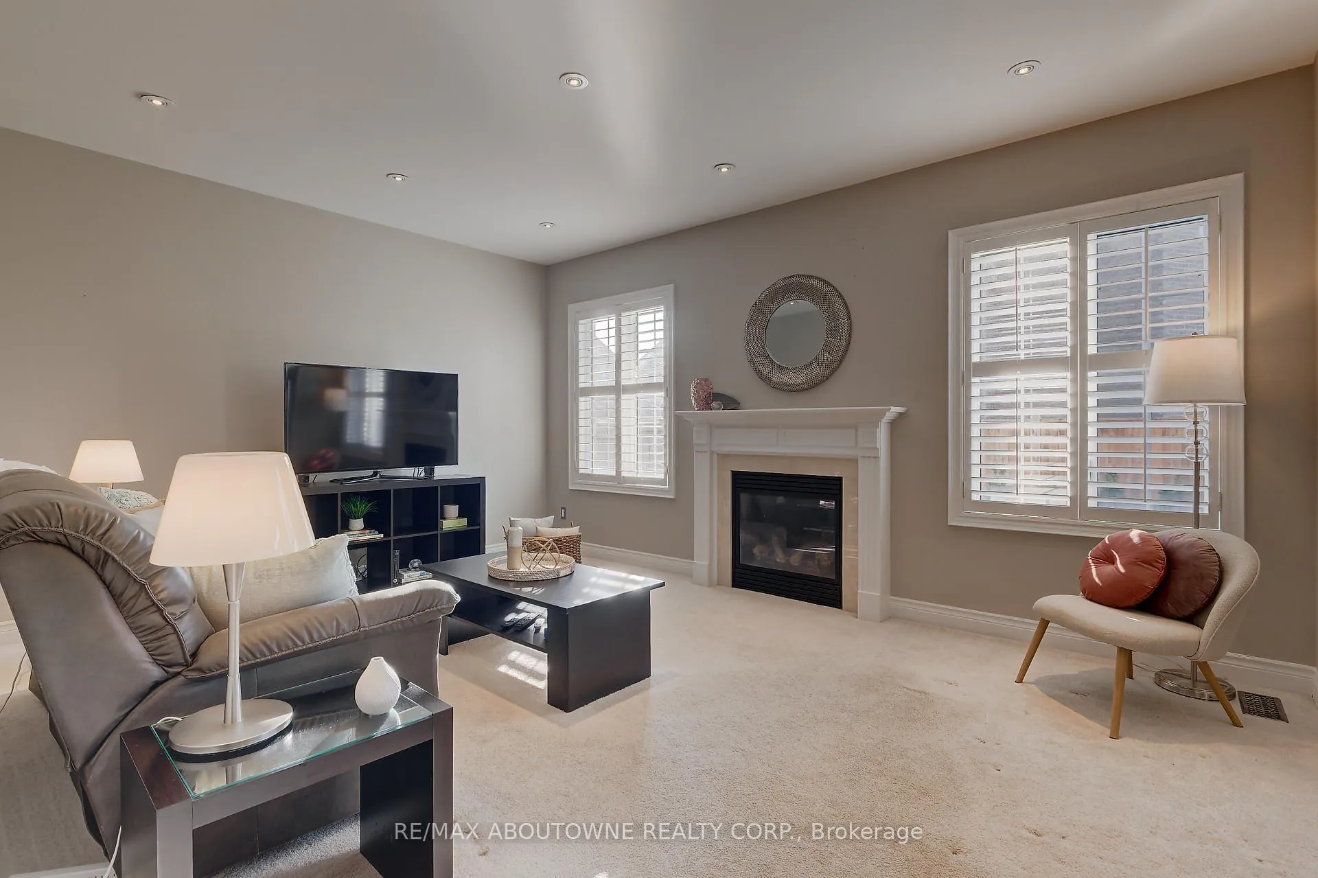 Photo 11 of 174 Mcknight Avenue, Hamilton, Waterdown — HOMEH