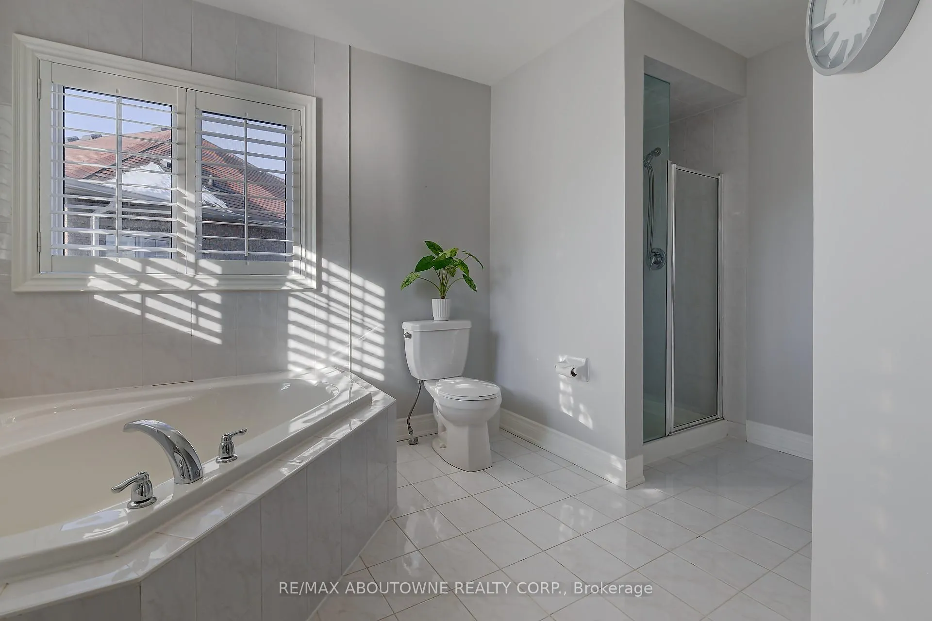 Photo 28 of 174 Mcknight Avenue, Hamilton, Waterdown — HOMEH