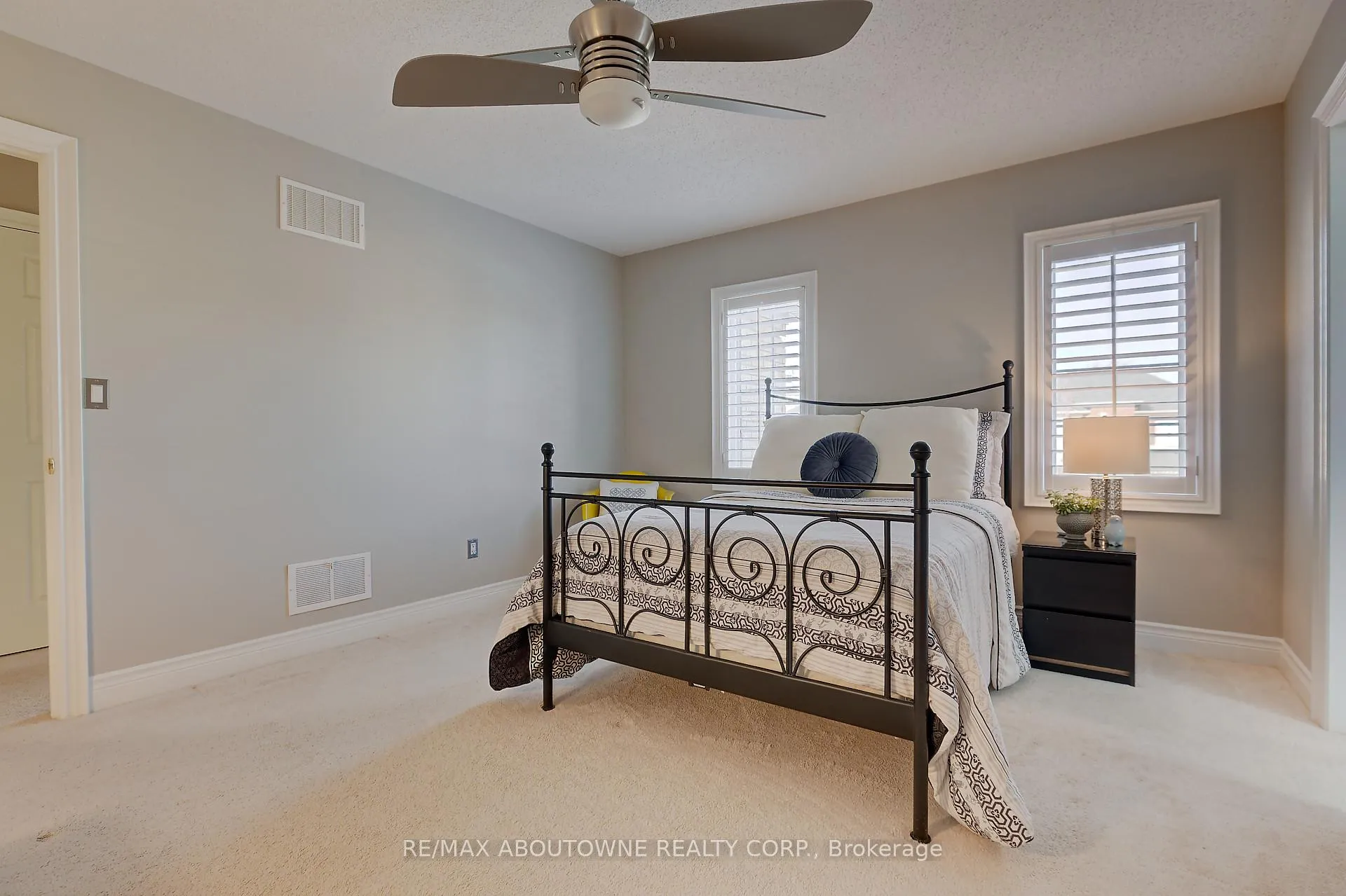 Photo 37 of 174 Mcknight Avenue, Hamilton, Waterdown — HOMEH